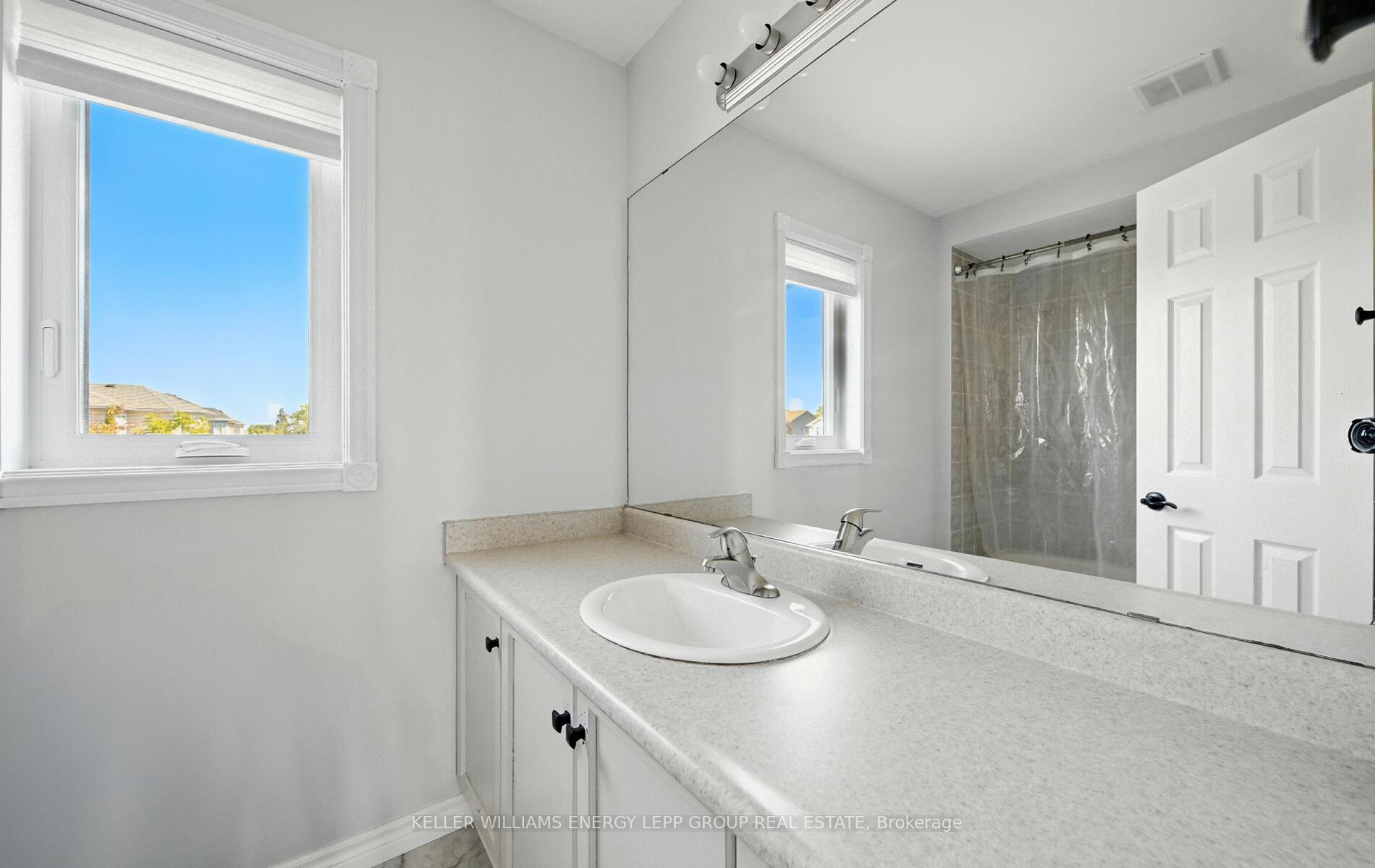 Photo 32 of 6 Hammond Street, Clarington, Bowmanville — HOMEH