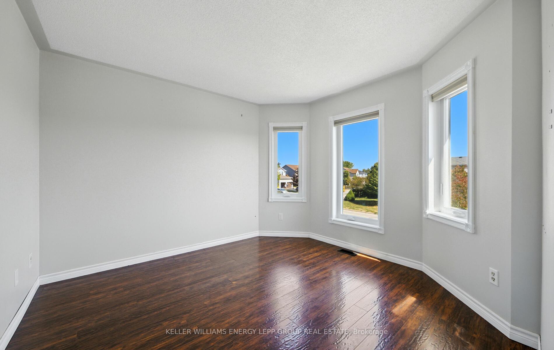 Photo 33 of 6 Hammond Street, Clarington, Bowmanville — HOMEH