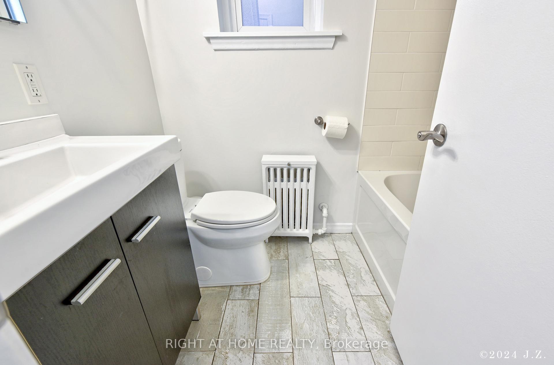 Photo 15 of Unit L/Level, 41 Frankdale Avenue, Toronto, Danforth Village-East York — HOMEH
