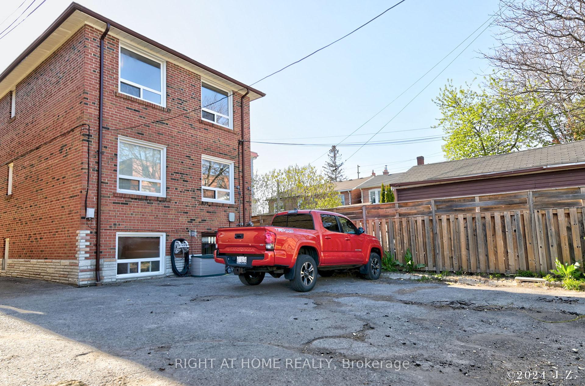 Photo 16 of Unit L/Level, 41 Frankdale Avenue, Toronto, Danforth Village-East York — HOMEH