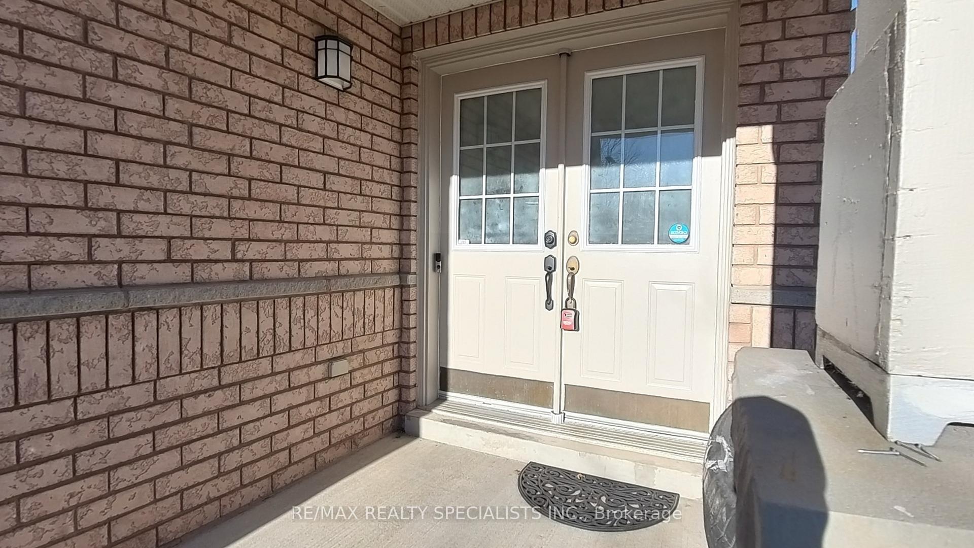 Photo 2 of Unit MAIN&2, 121 Tiller Trail, Brampton, Fletcher's Creek Village — HOMEH