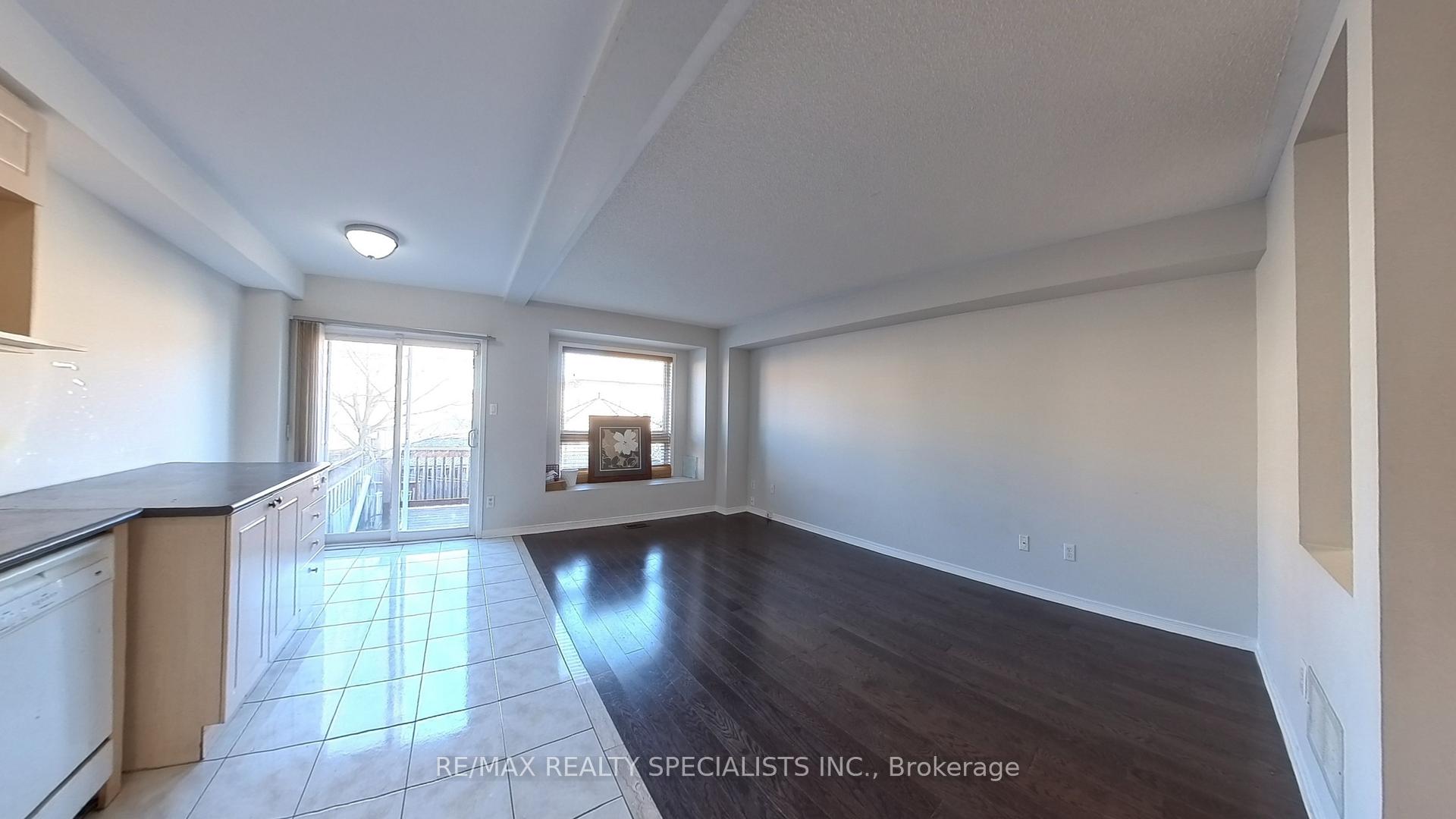 Photo 7 of Unit MAIN&2, 121 Tiller Trail, Brampton, Fletcher's Creek Village — HOMEH