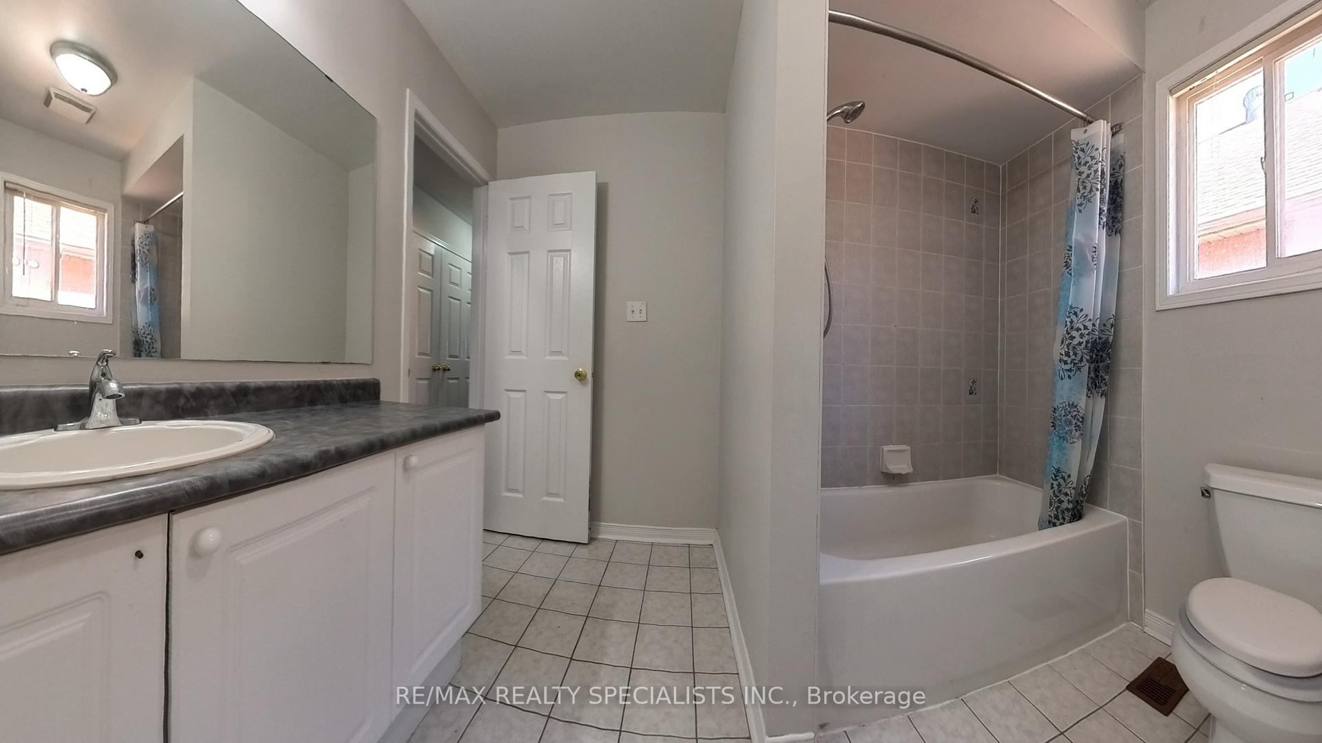 Photo 15 of Unit MAIN&2, 121 Tiller Trail, Brampton, Fletcher's Creek Village — HOMEH