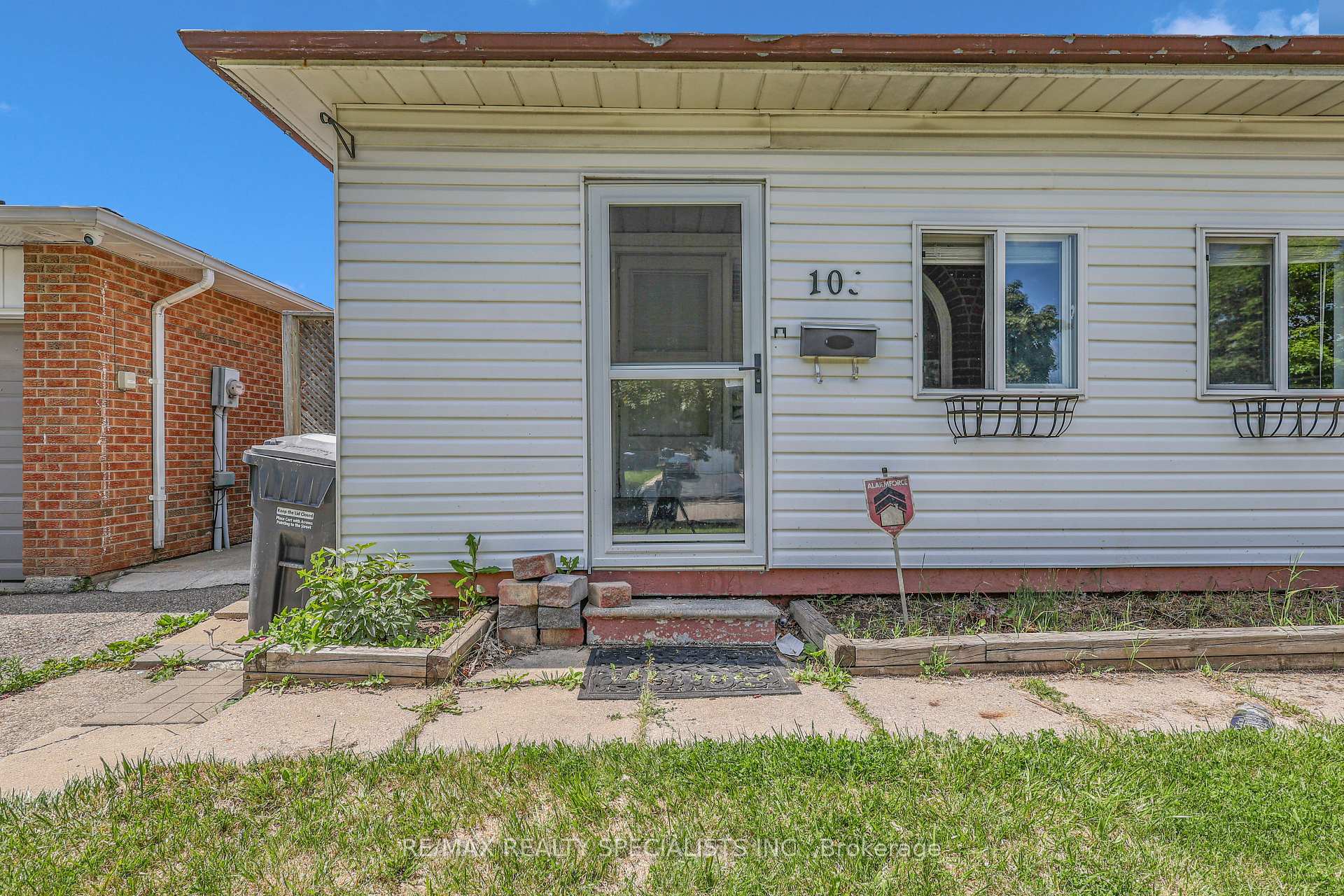 Photo 6 of Unit MAIN, 103 Manitou Crescent, Brampton, Central Park — HOMEH