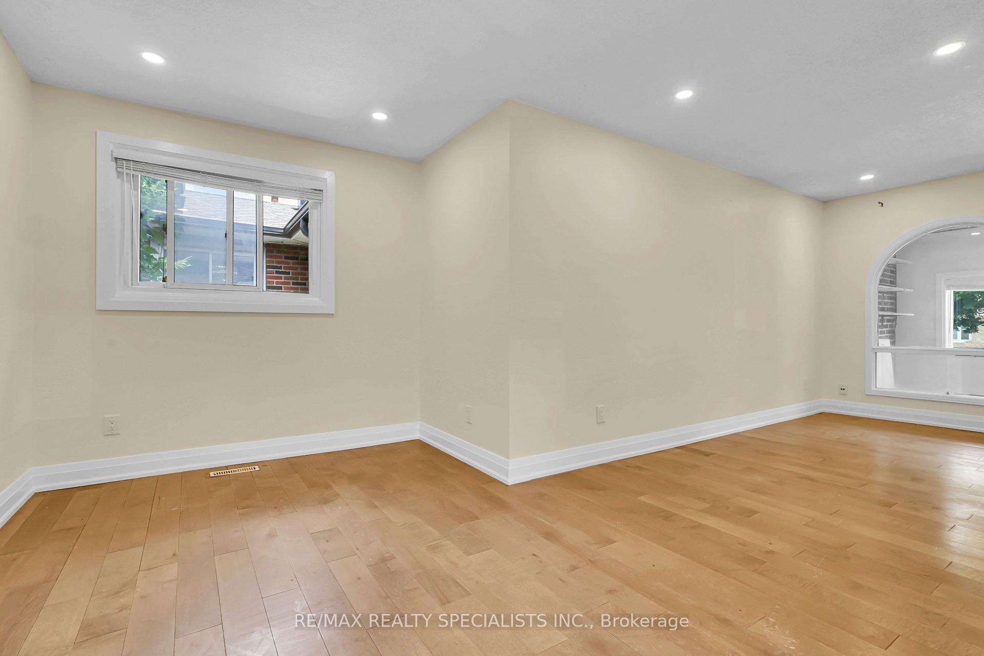 Photo 20 of Unit MAIN, 103 Manitou Crescent, Brampton, Central Park — HOMEH