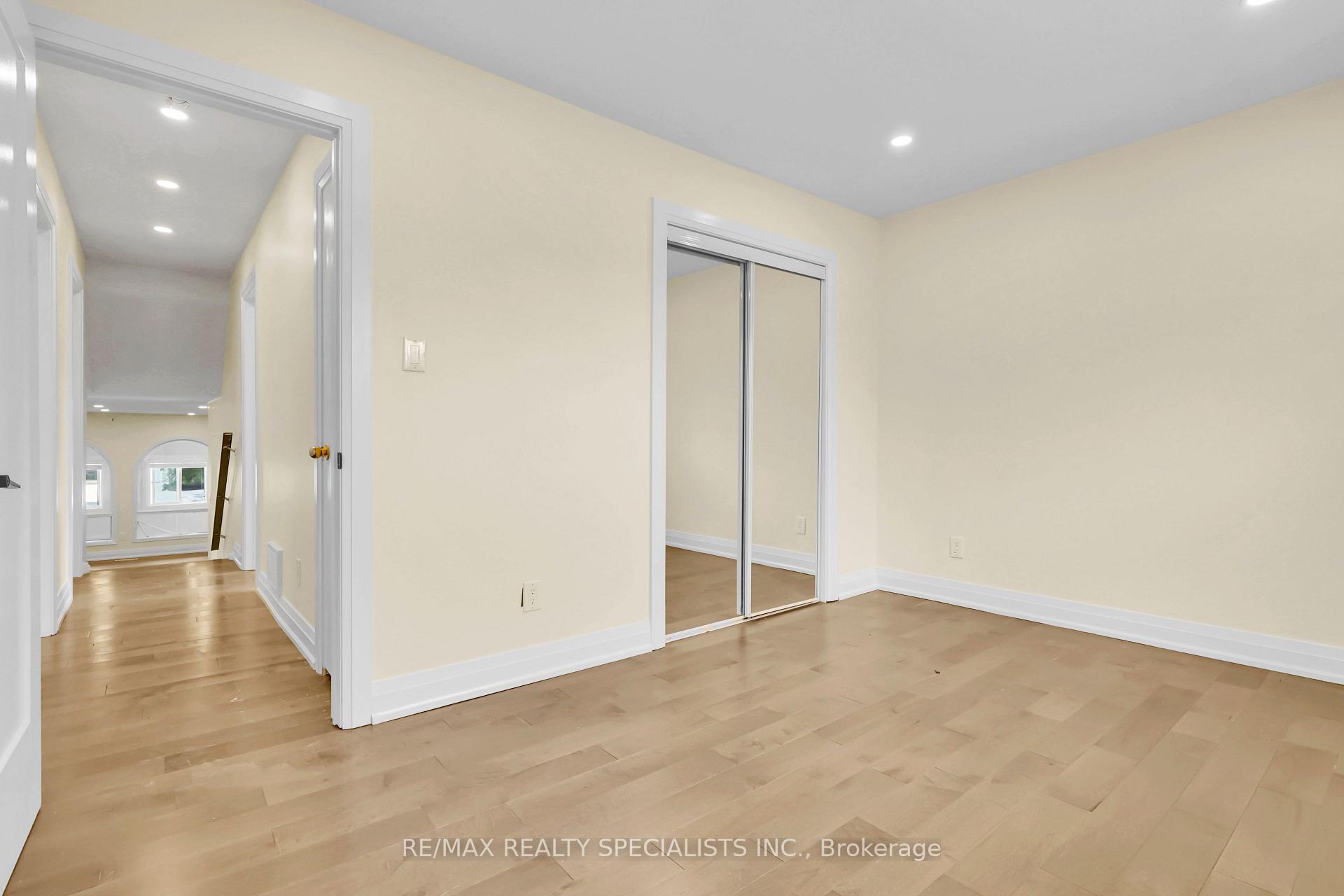 Photo 21 of Unit MAIN, 103 Manitou Crescent, Brampton, Central Park — HOMEH