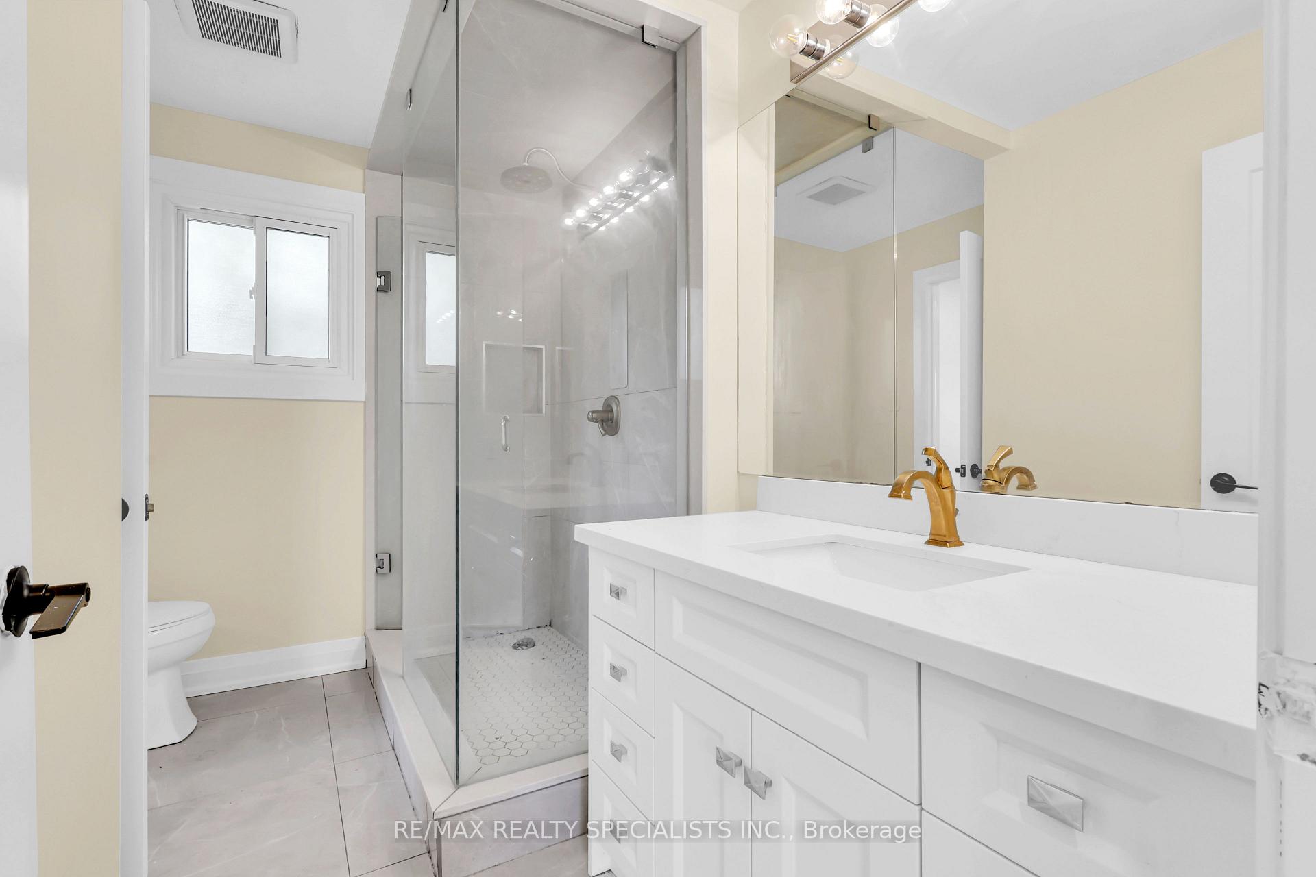 Photo 13 of Unit MAIN, 103 Manitou Crescent, Brampton, Central Park — HOMEH