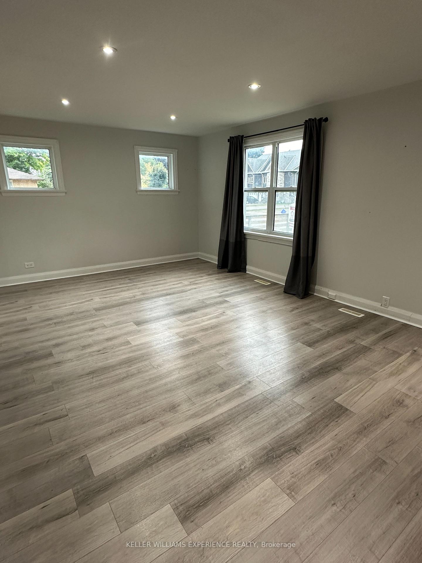 Photo 2 of Unit Main Fl, 44 Alfred Street, Barrie, Allandale — HOMEH