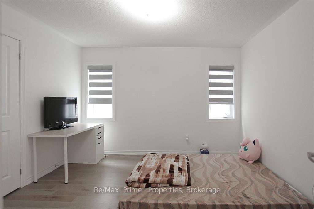 Photo 9 of Unit UPPER, 110 Durham Avenue, Barrie, Rural Barrie Southeast — HOMEH
