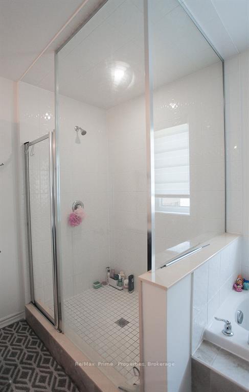 Photo 12 of Unit UPPER, 110 Durham Avenue, Barrie, Rural Barrie Southeast — HOMEH