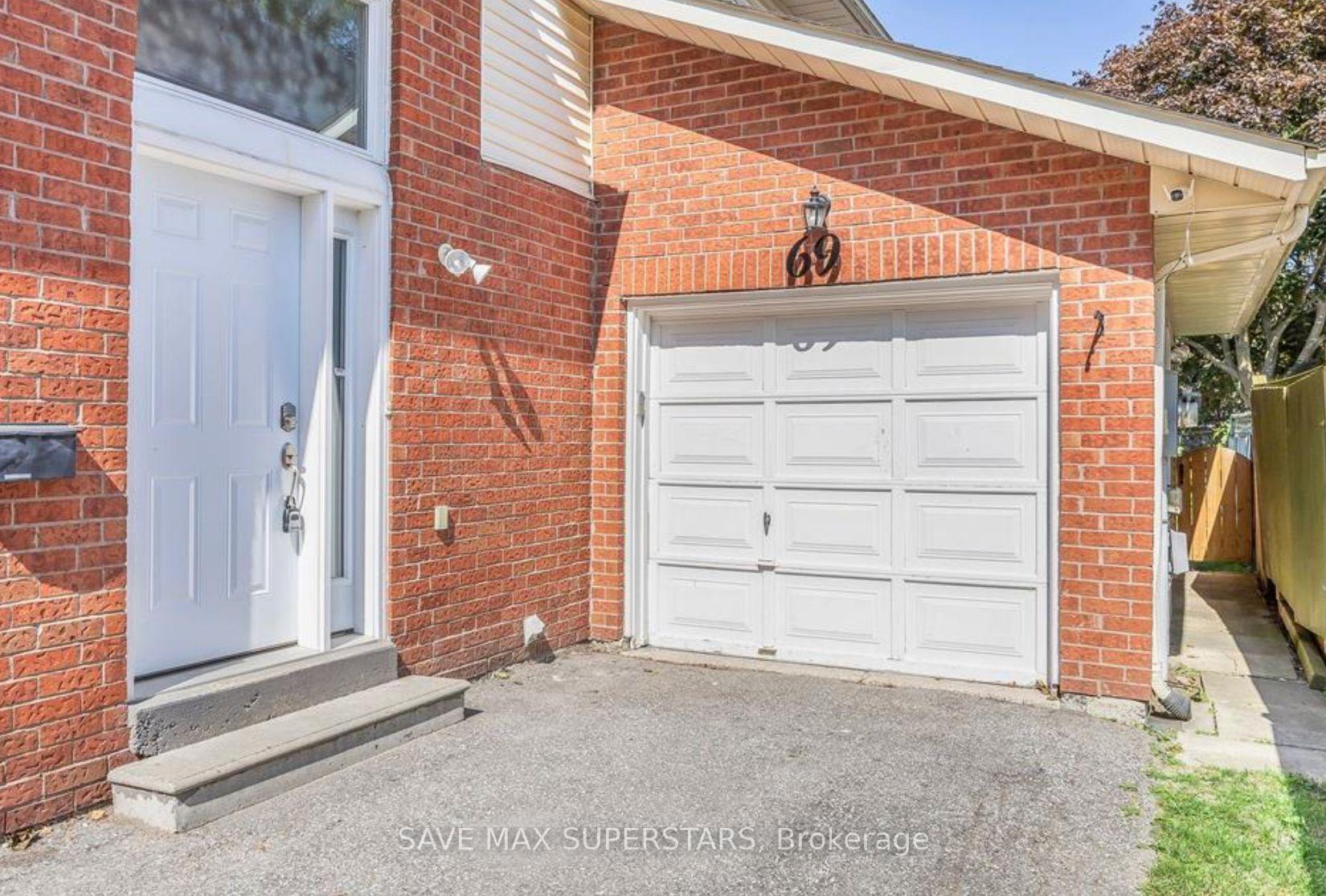 Front of 69 Kinzie Lane N