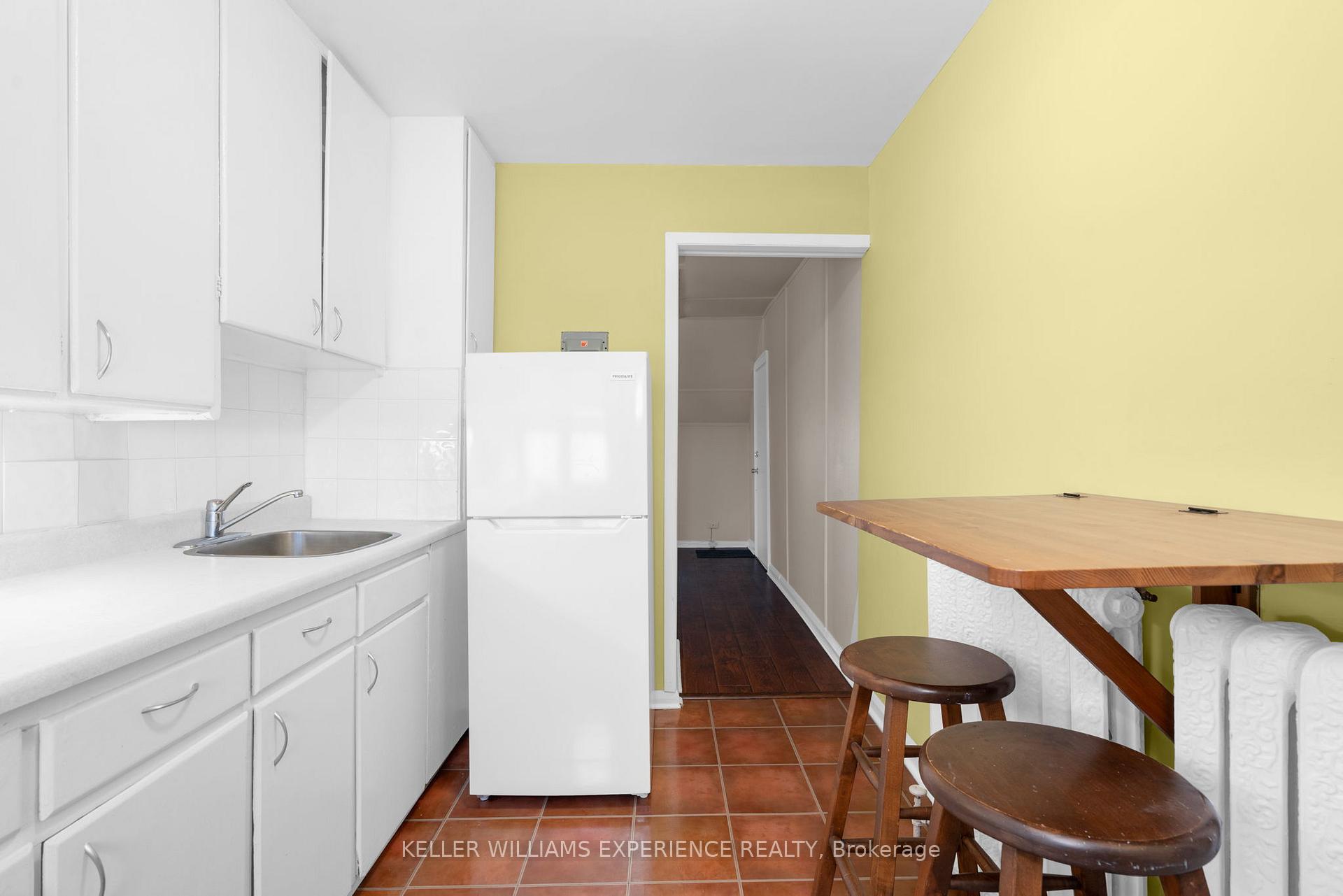 Photo 7 of Unit 9, 101 Clapperton Street, Barrie, City Centre — HOMEH