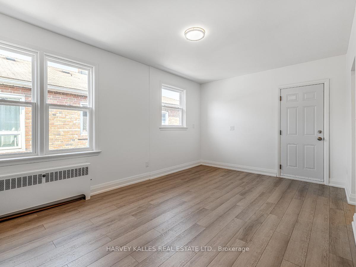 Photo 2 of Unit 4, 8 Markdale Avenue, Toronto, Humewood-Cedarvale — HOMEH