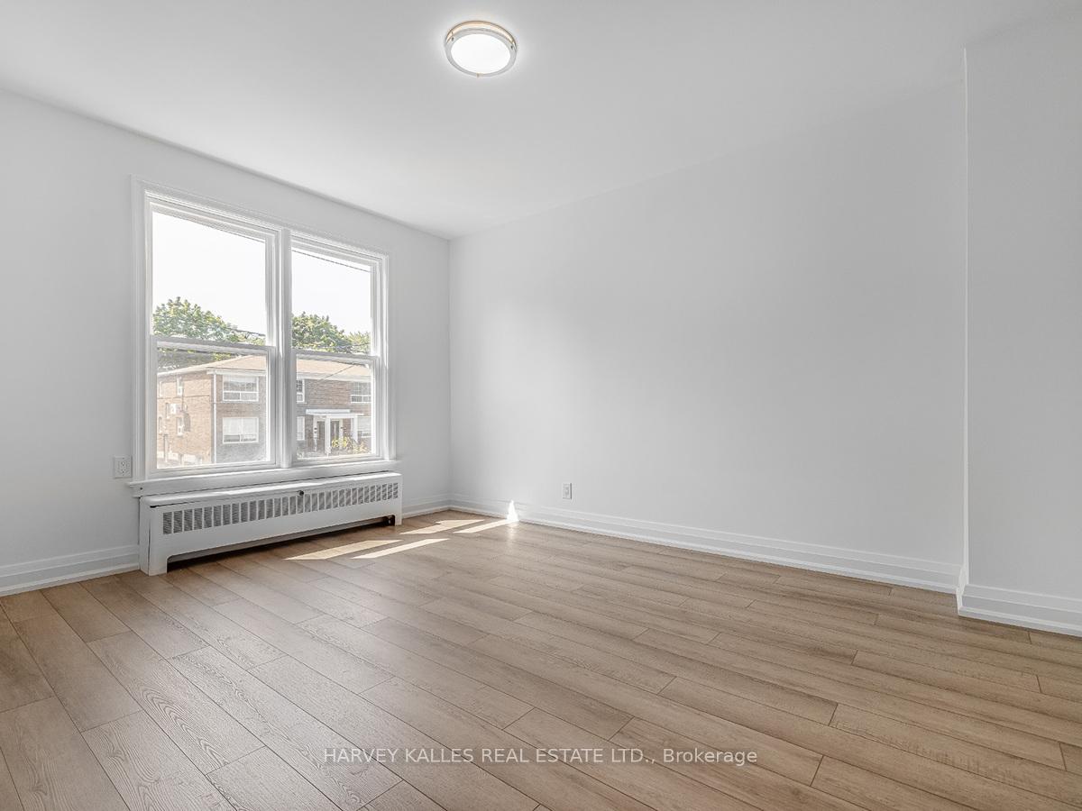 Photo 8 of Unit 4, 8 Markdale Avenue, Toronto, Humewood-Cedarvale — HOMEH