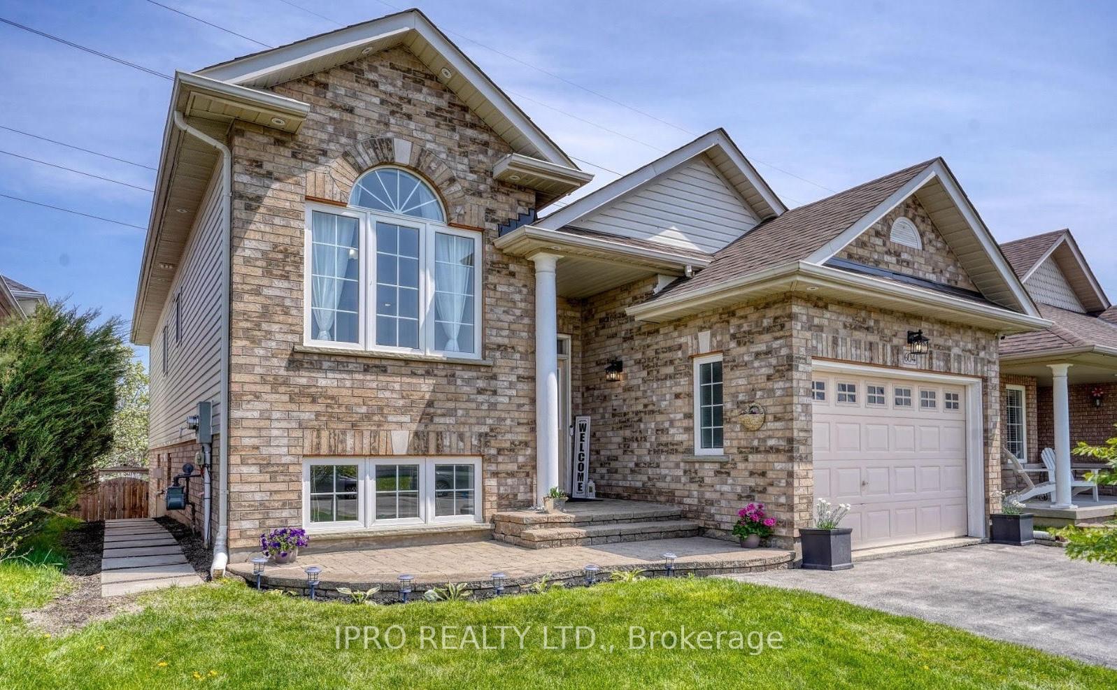 Front of Unit Bsmt, 604 Woodmount Crescent