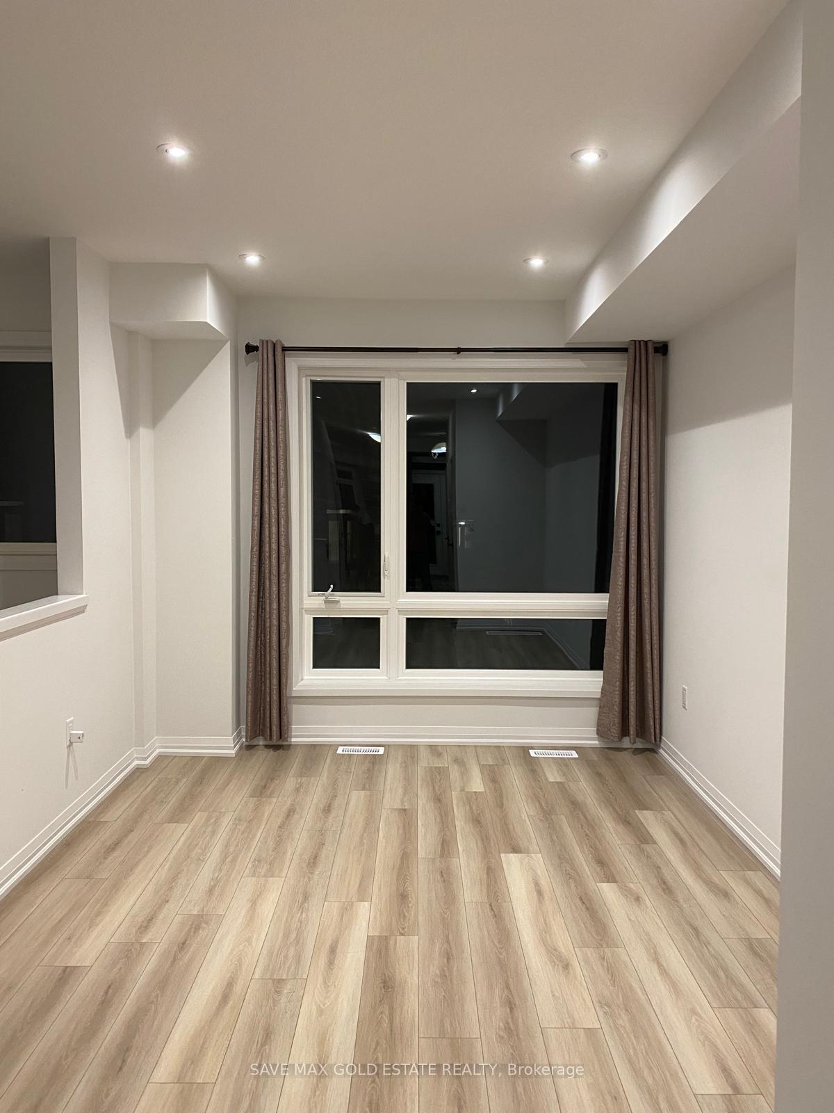 Photo 4 of Unit 11, 55 Tom Brown Drive, Brant, Paris — HOMEH