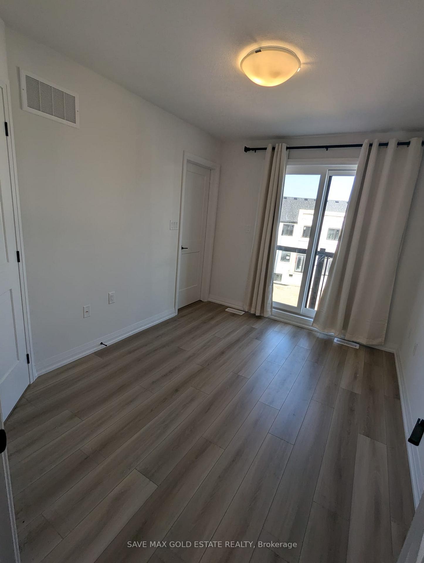Photo 7 of Unit 11, 55 Tom Brown Drive, Brant, Paris — HOMEH