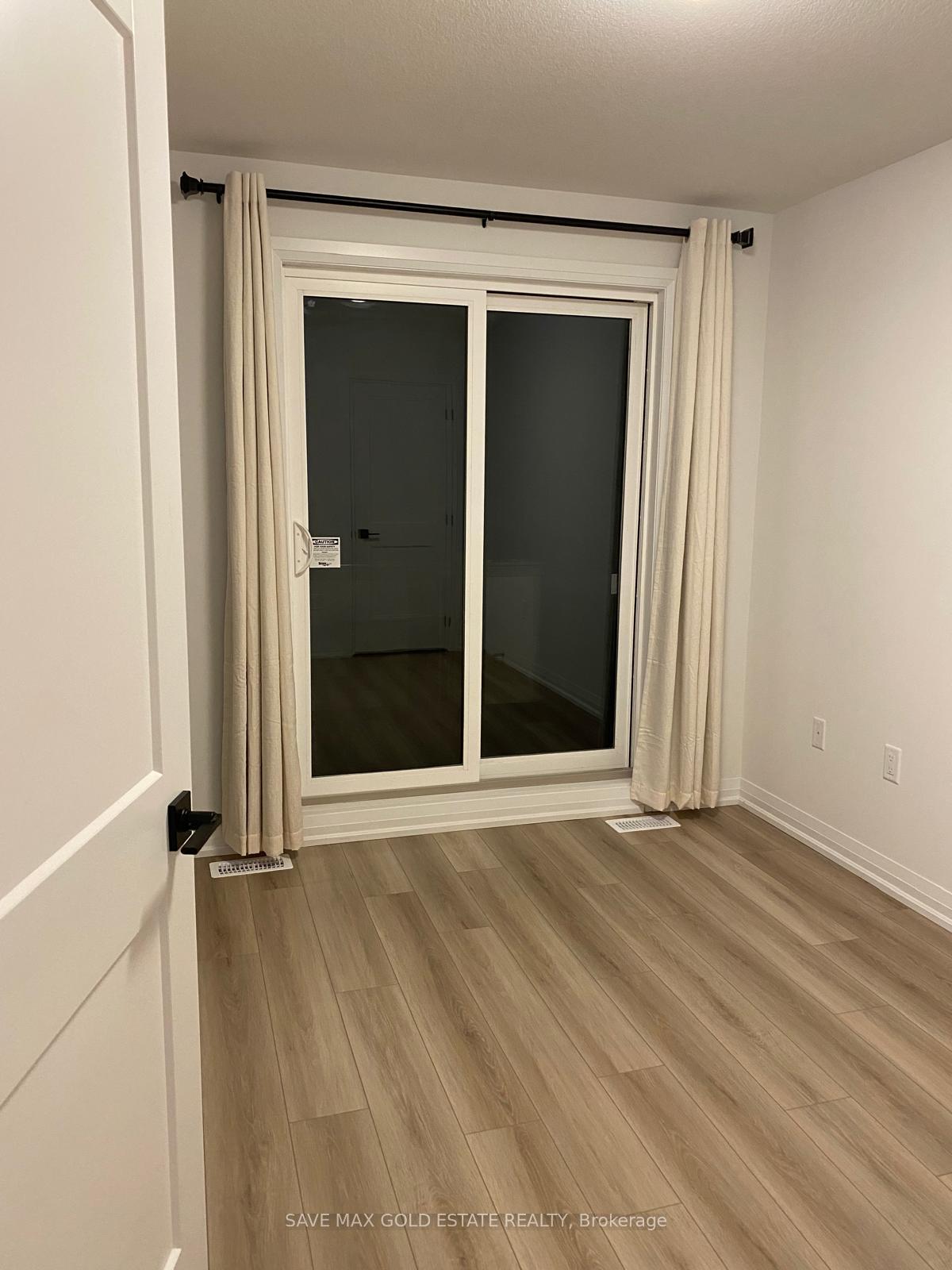 Photo 9 of Unit 11, 55 Tom Brown Drive, Brant, Paris — HOMEH