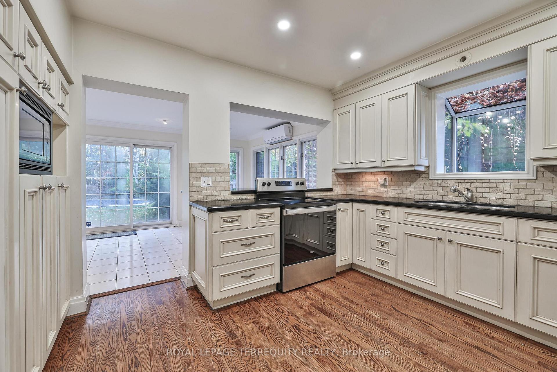 Photo 13 of 5 Apsley Road, Toronto, Bedford Park-Nortown — HOMEH