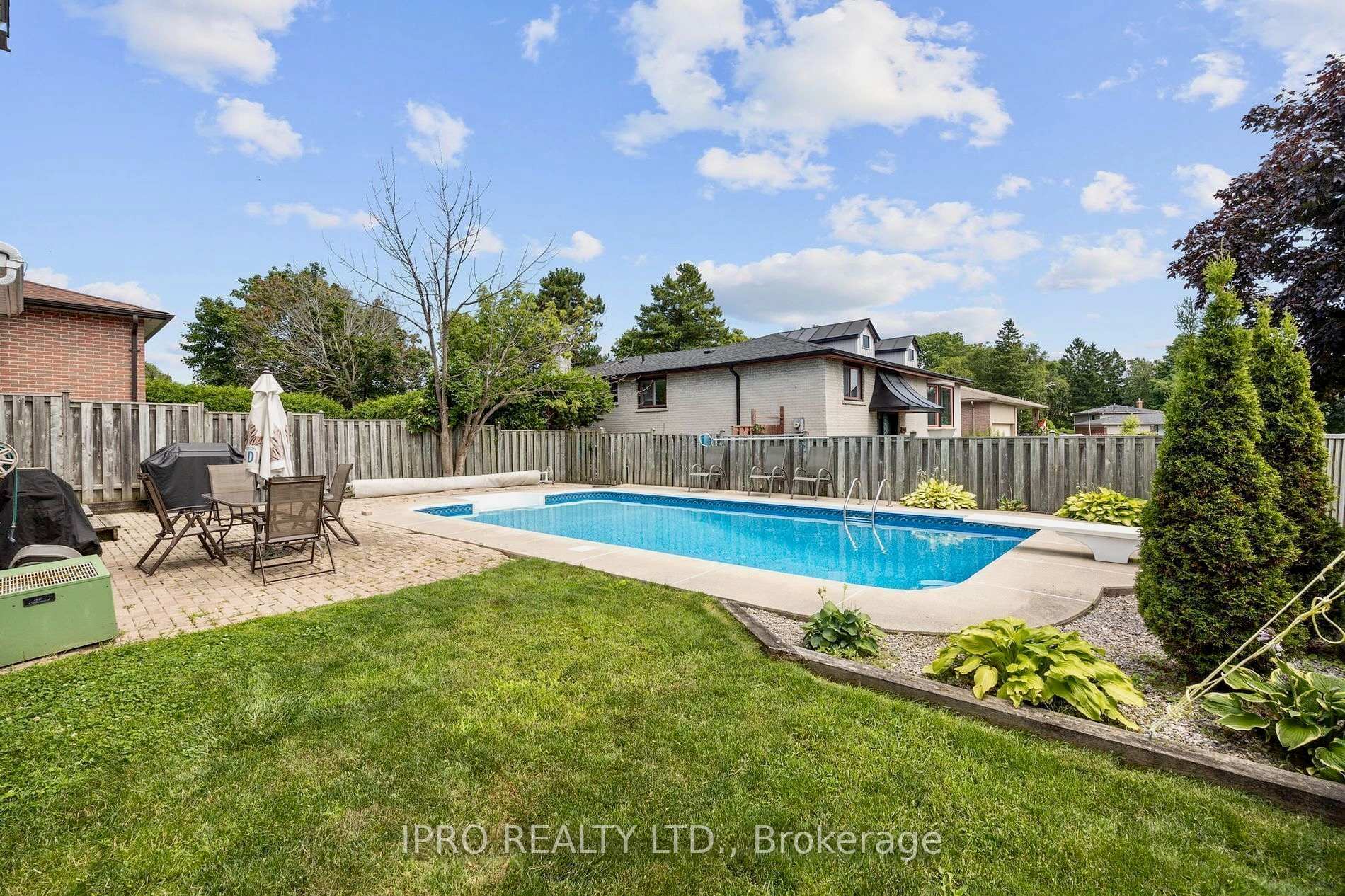 Photo 14 of Unit UPPER, 801 Batory Avenue, Pickering, West Shore — HOMEH