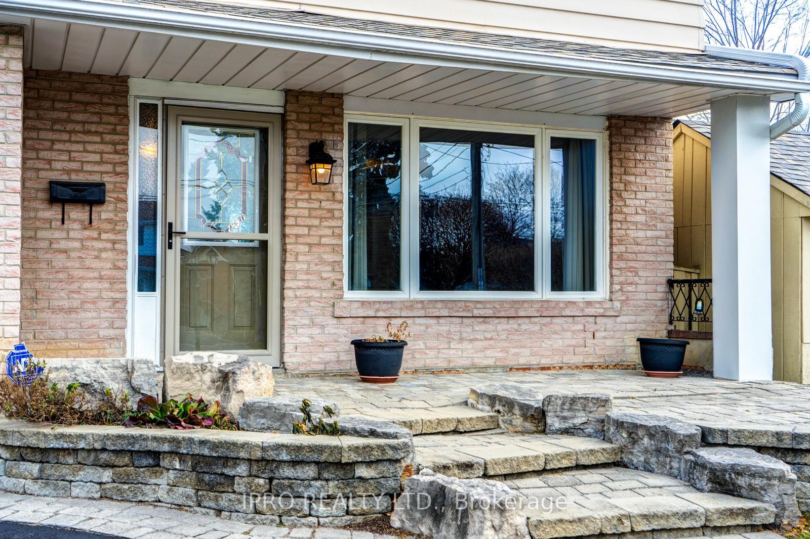 Photo 6 of Unit UPPER, 801 Batory Avenue, Pickering, West Shore — HOMEH