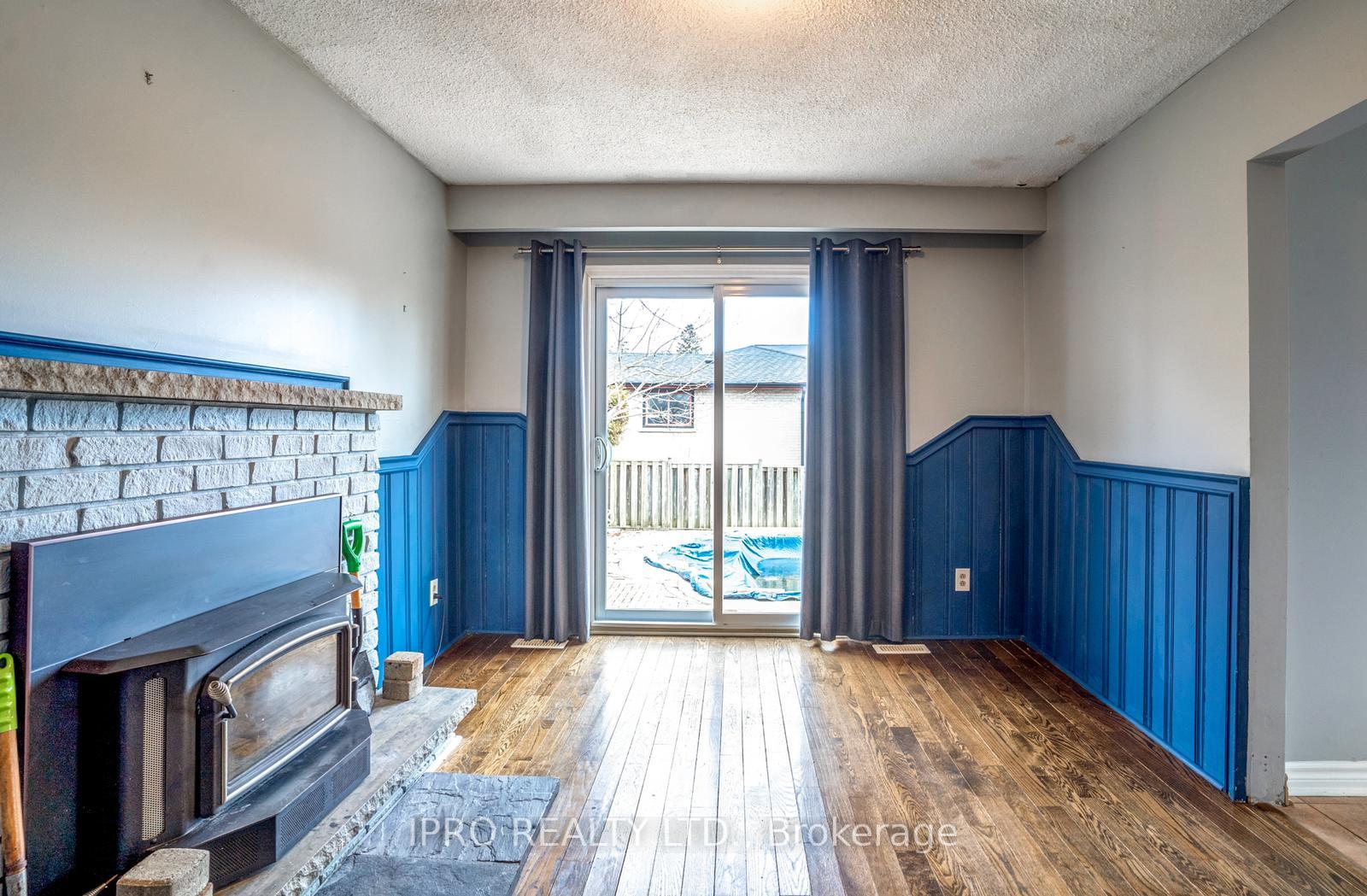 Photo 11 of Unit UPPER, 801 Batory Avenue, Pickering, West Shore — HOMEH