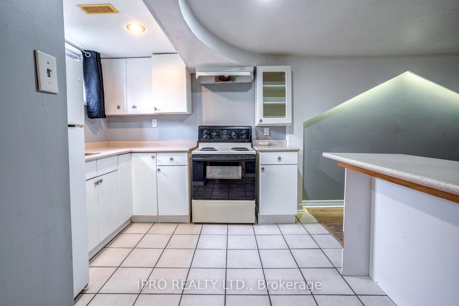 Photo 21 of Unit UPPER, 801 Batory Avenue, Pickering, West Shore — HOMEH