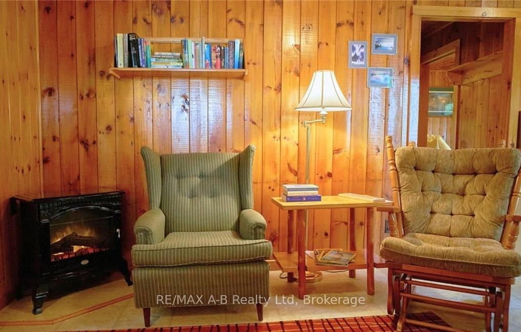 Photo 5 of Unit 4, 903 McRae Hay Lake Road, South Algonquin — HOMEH