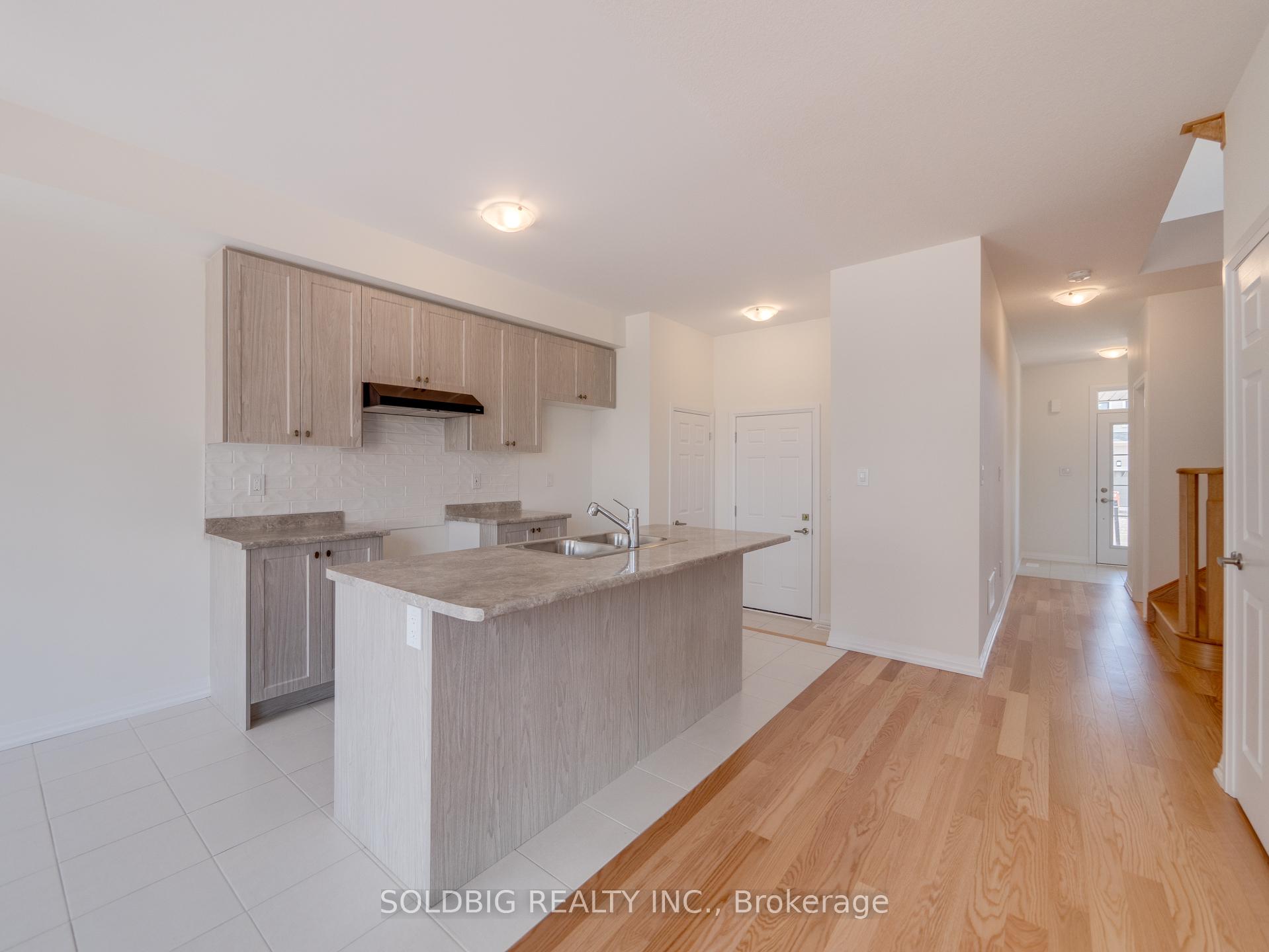 Photo 8 of 111 granville Crescent, Haldimand — HOMEH