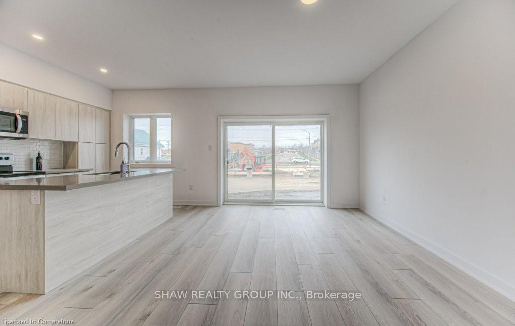 Photo 9 of Unit 1, 416 Dundas Street S, Cambridge — HOMEH