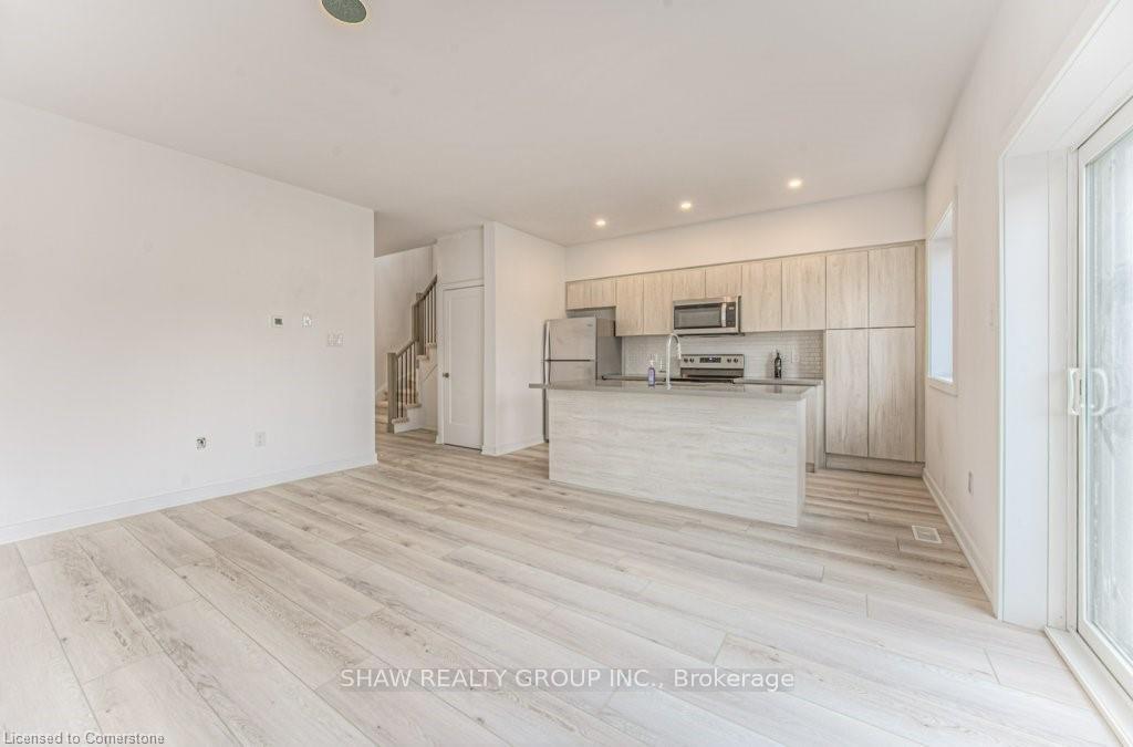 Photo 4 of Unit 1, 416 Dundas Street S, Cambridge — HOMEH