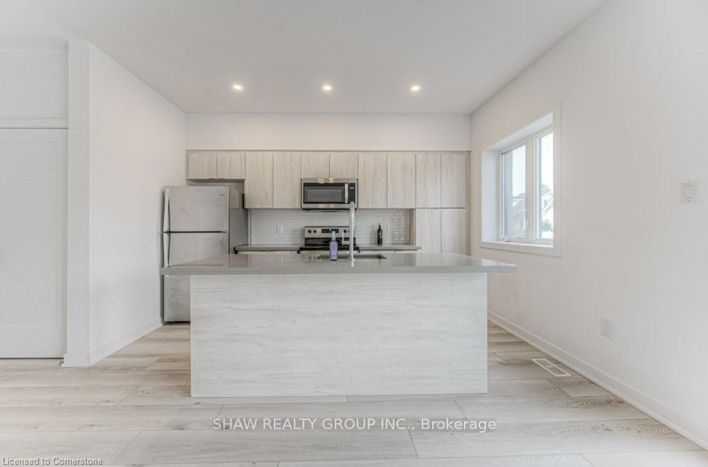 Photo 10 of Unit 1, 416 Dundas Street S, Cambridge — HOMEH