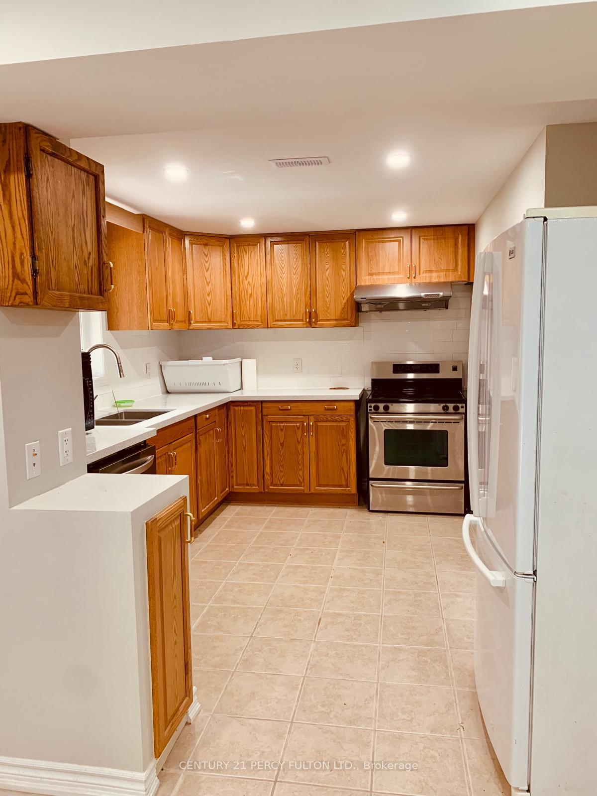 Photo 6 of Unit Bsmt, 86 Dells Crescent, Brampton, Fletcher's Meadow — HOMEH