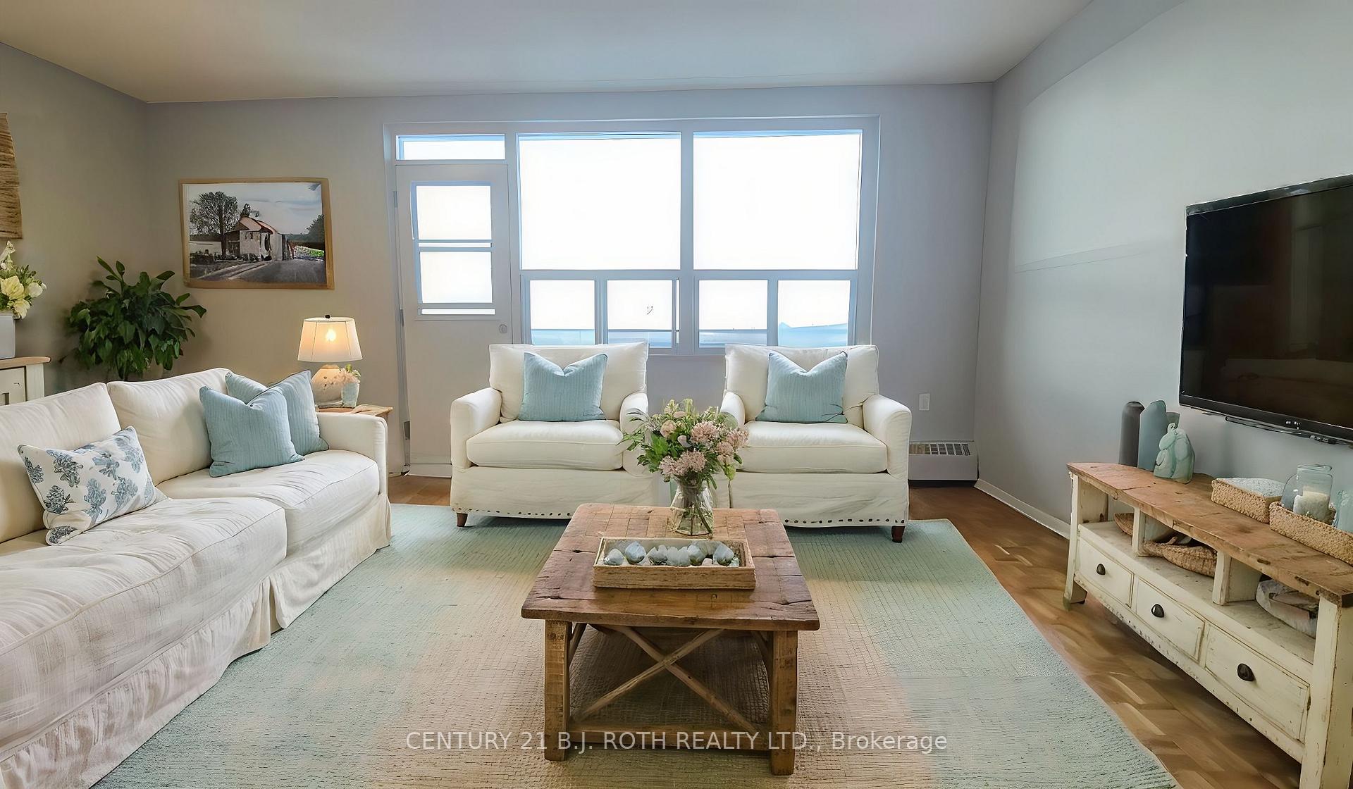 Photo 3 of Unit 806, 37 Peel Street, Barrie, City Centre — HOMEH