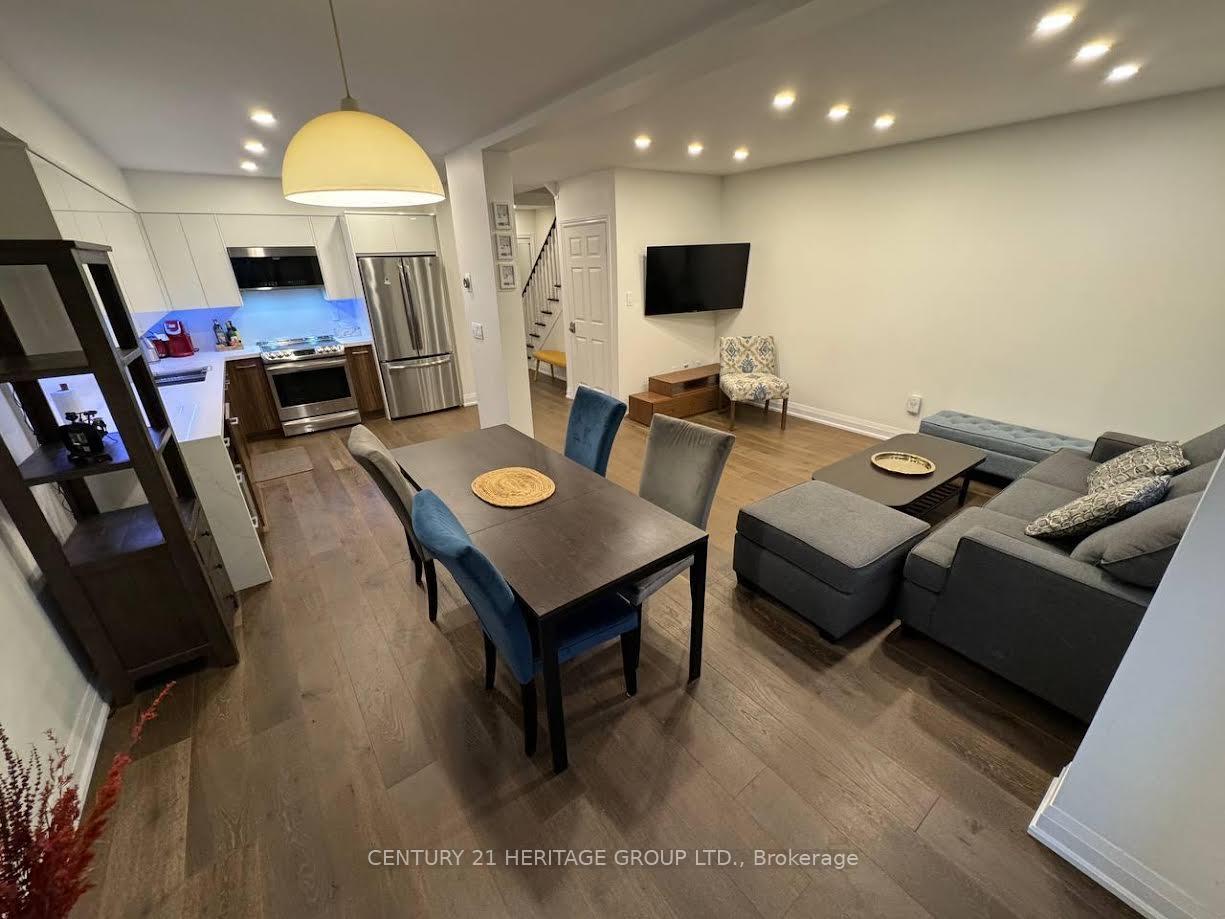 Photo 7 of Unit Upper, 25 Foxchase Avenue W, Vaughan, East Woodbridge — HOMEH
