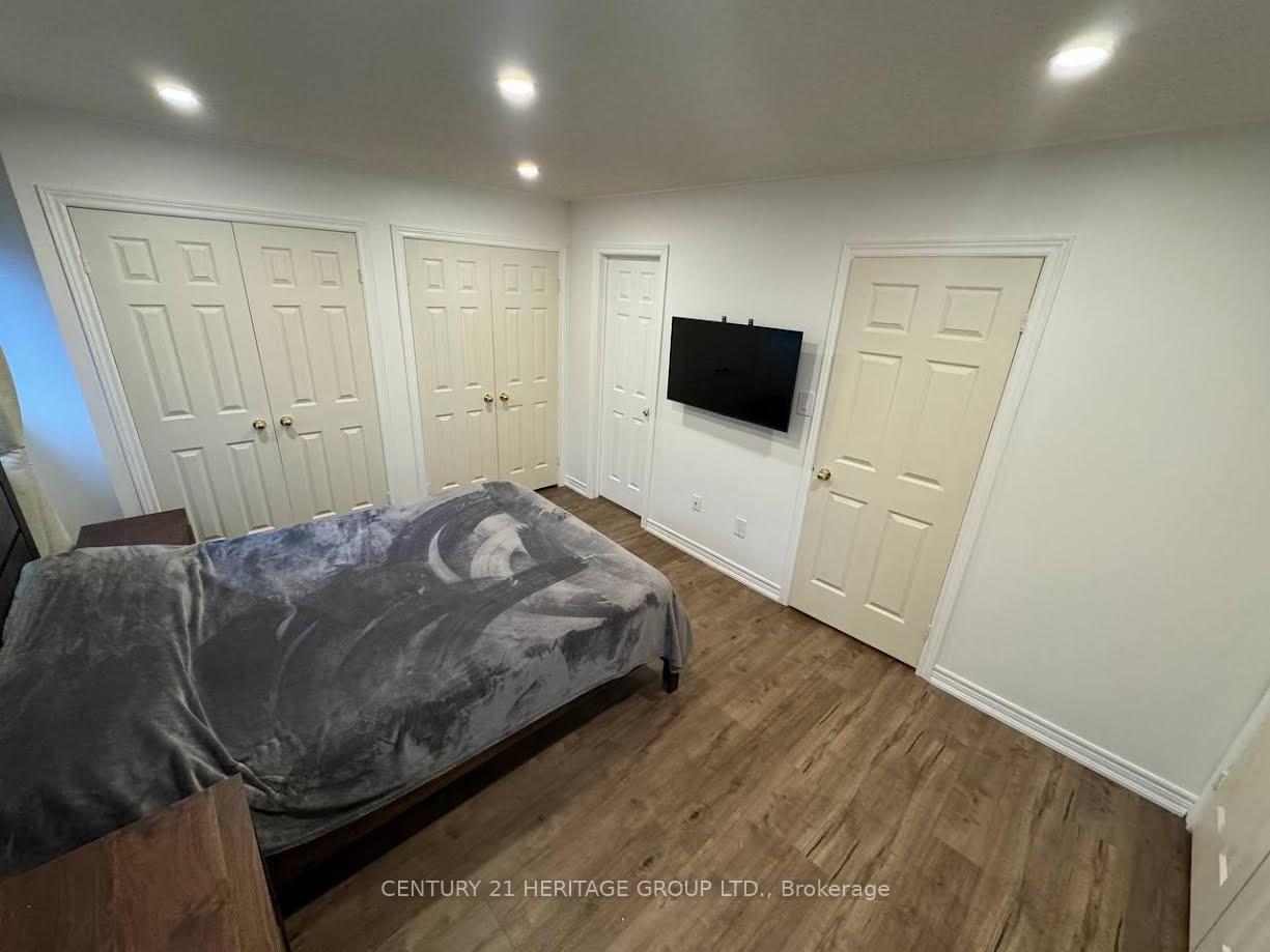 Photo 12 of Unit Upper, 25 Foxchase Avenue W, Vaughan, East Woodbridge — HOMEH