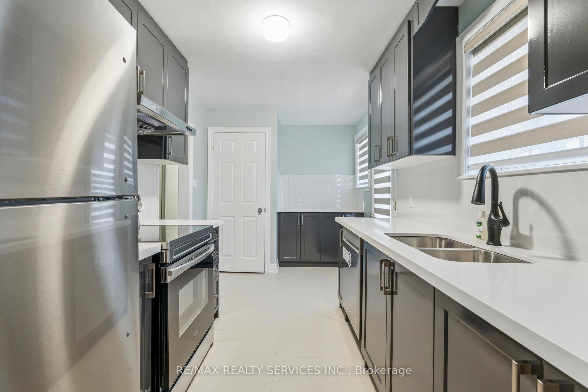 Photo 16 of Unit Main Floor, 15 Mcclure Avenue, Brampton, Northwood Park — HOMEH