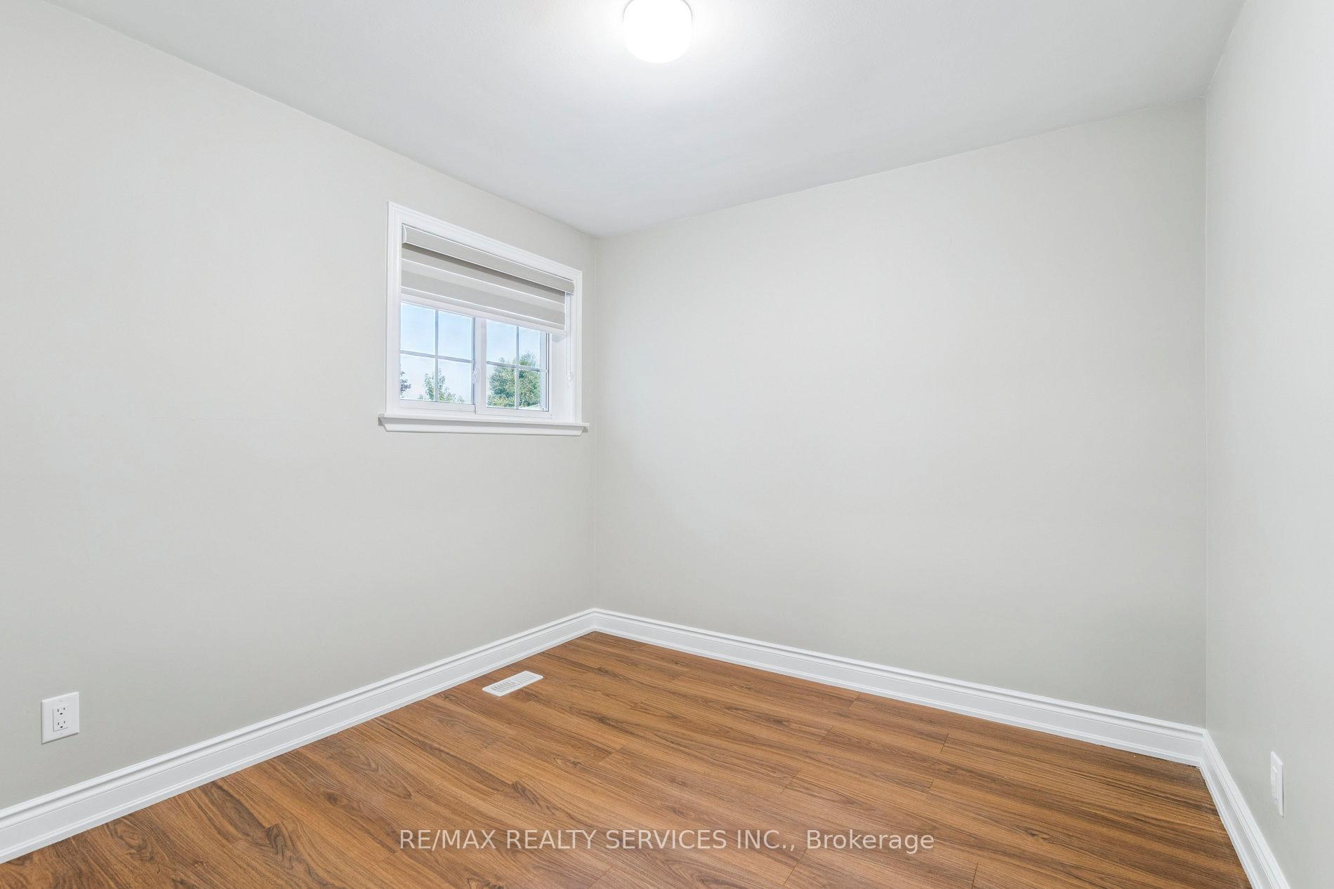 Photo 7 of Unit Main Floor, 15 Mcclure Avenue, Brampton, Northwood Park — HOMEH