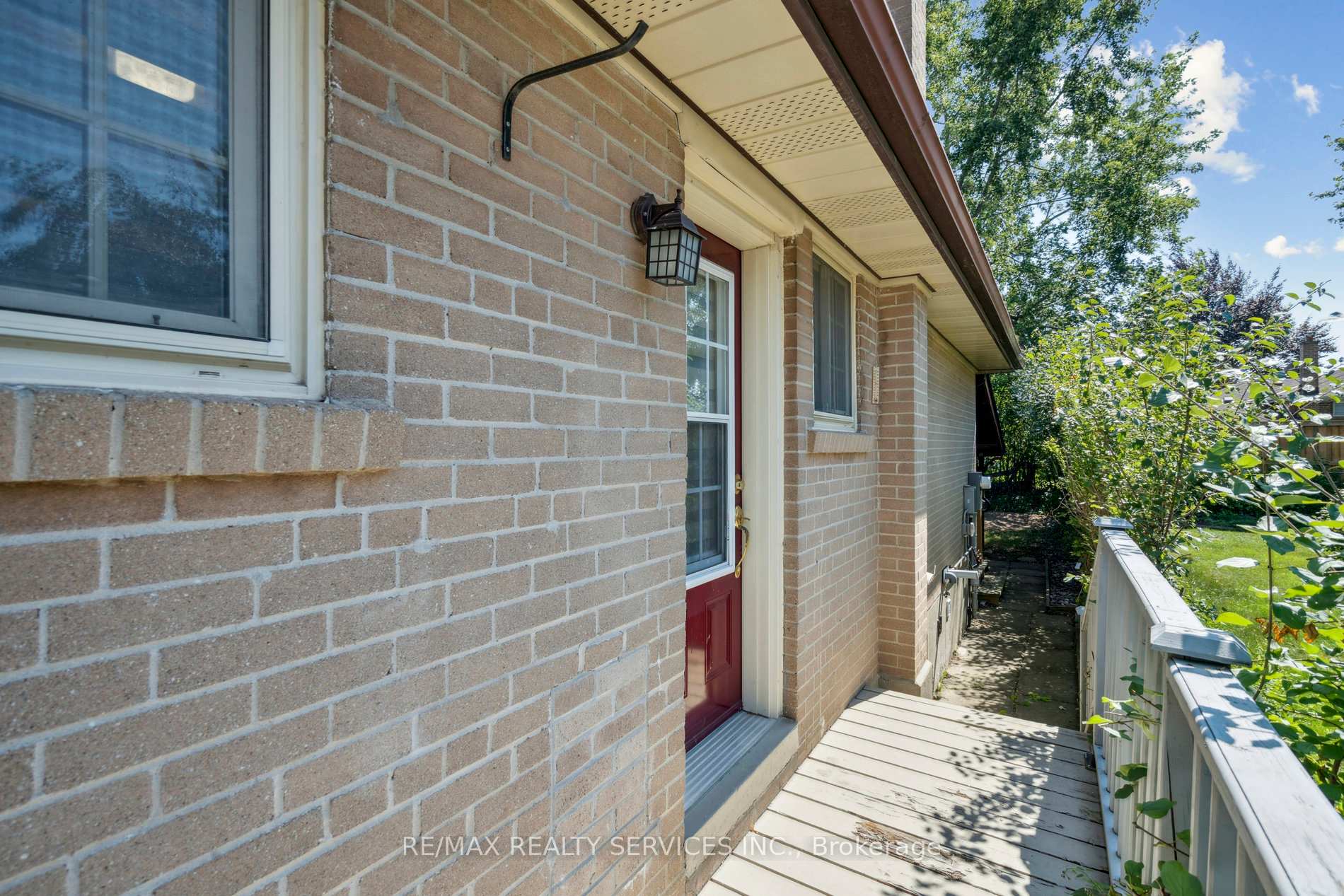 Photo 22 of Unit Main Floor, 15 Mcclure Avenue, Brampton, Northwood Park — HOMEH