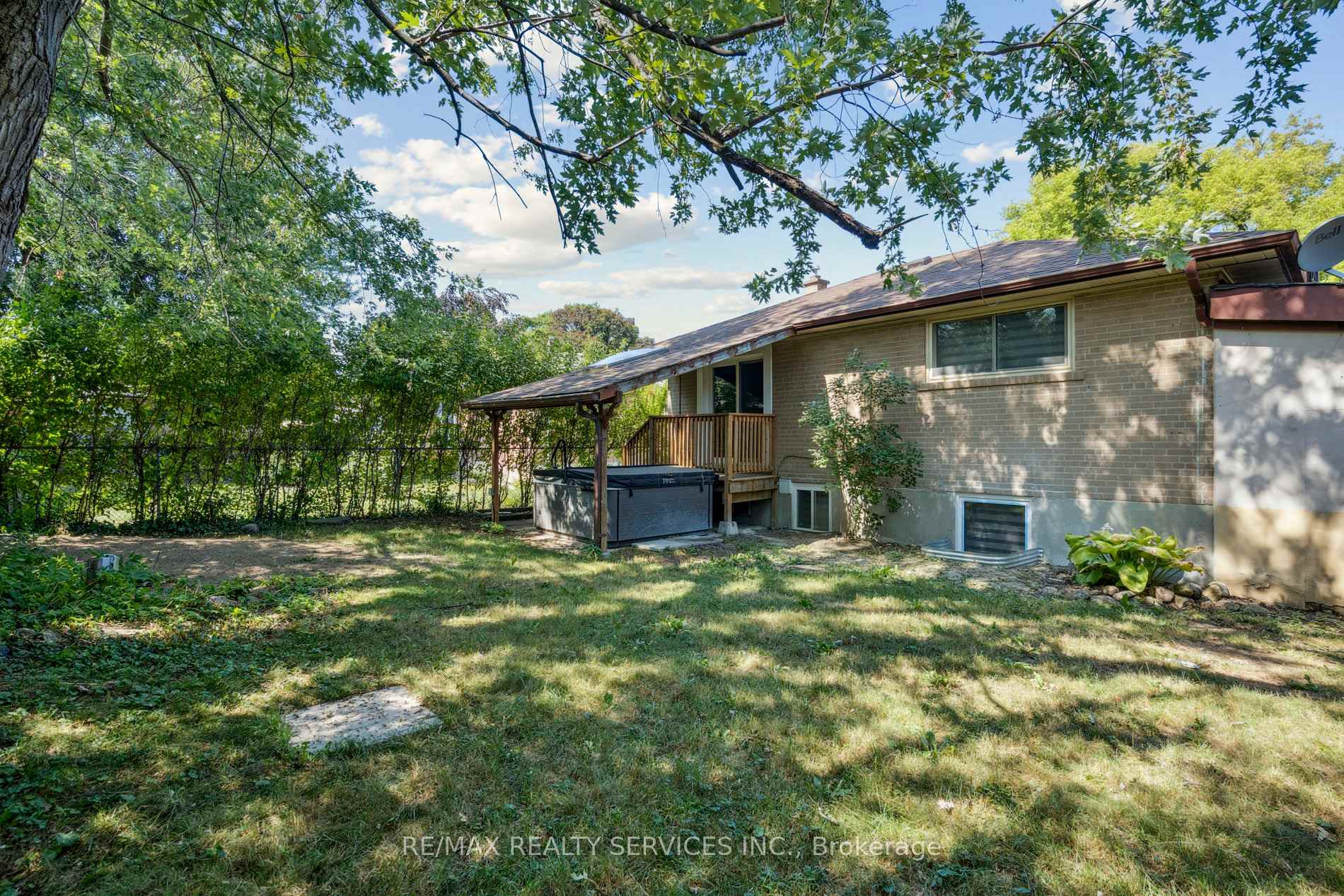 Photo 24 of Unit Main Floor, 15 Mcclure Avenue, Brampton, Northwood Park — HOMEH
