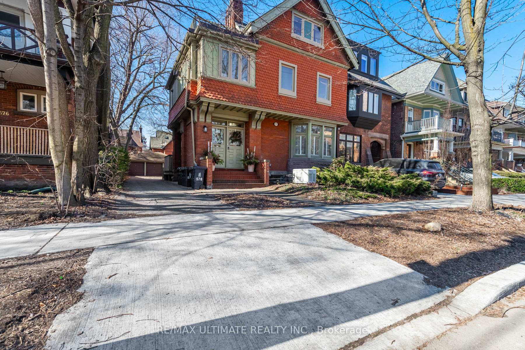 Photo 17 of Unit Unit A, 578 Huron Street, Toronto, The Annex — HOMEH