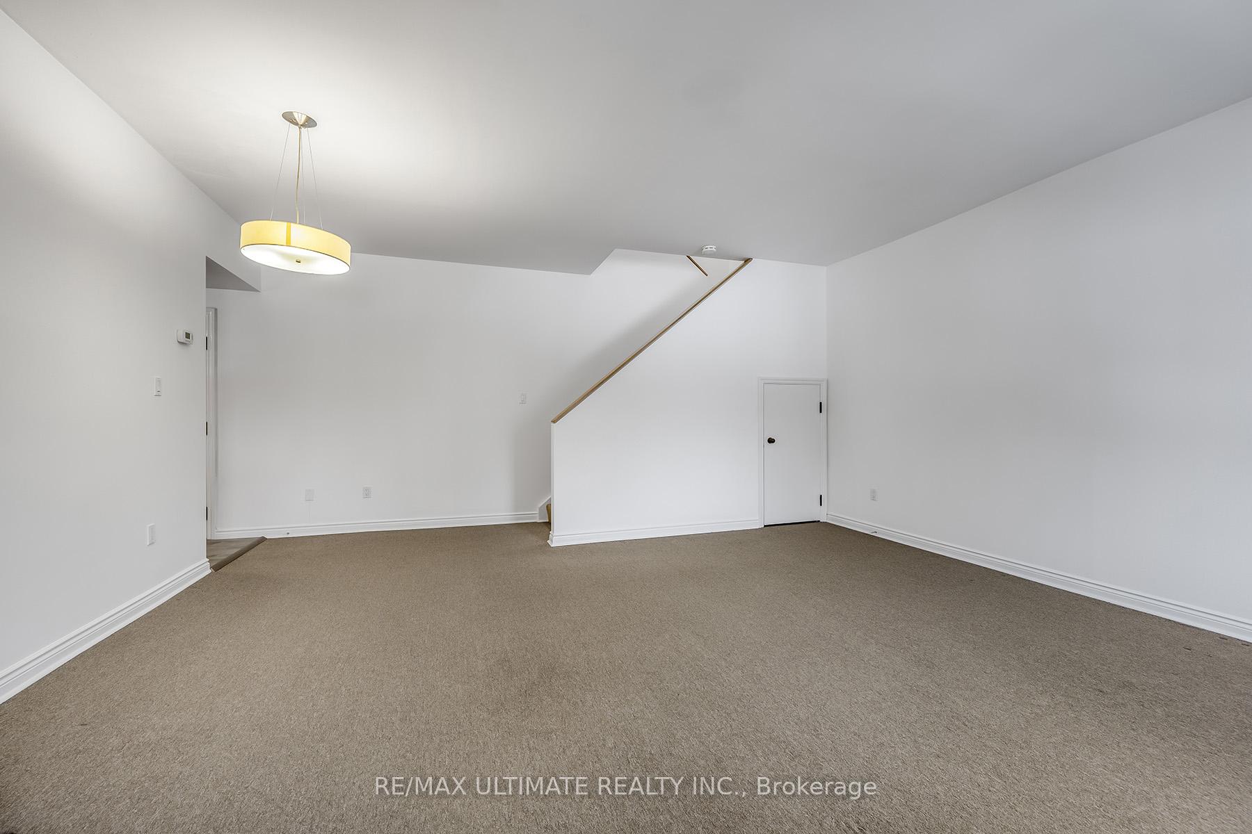 Photo 2 of Unit Unit A, 578 Huron Street, Toronto, The Annex — HOMEH