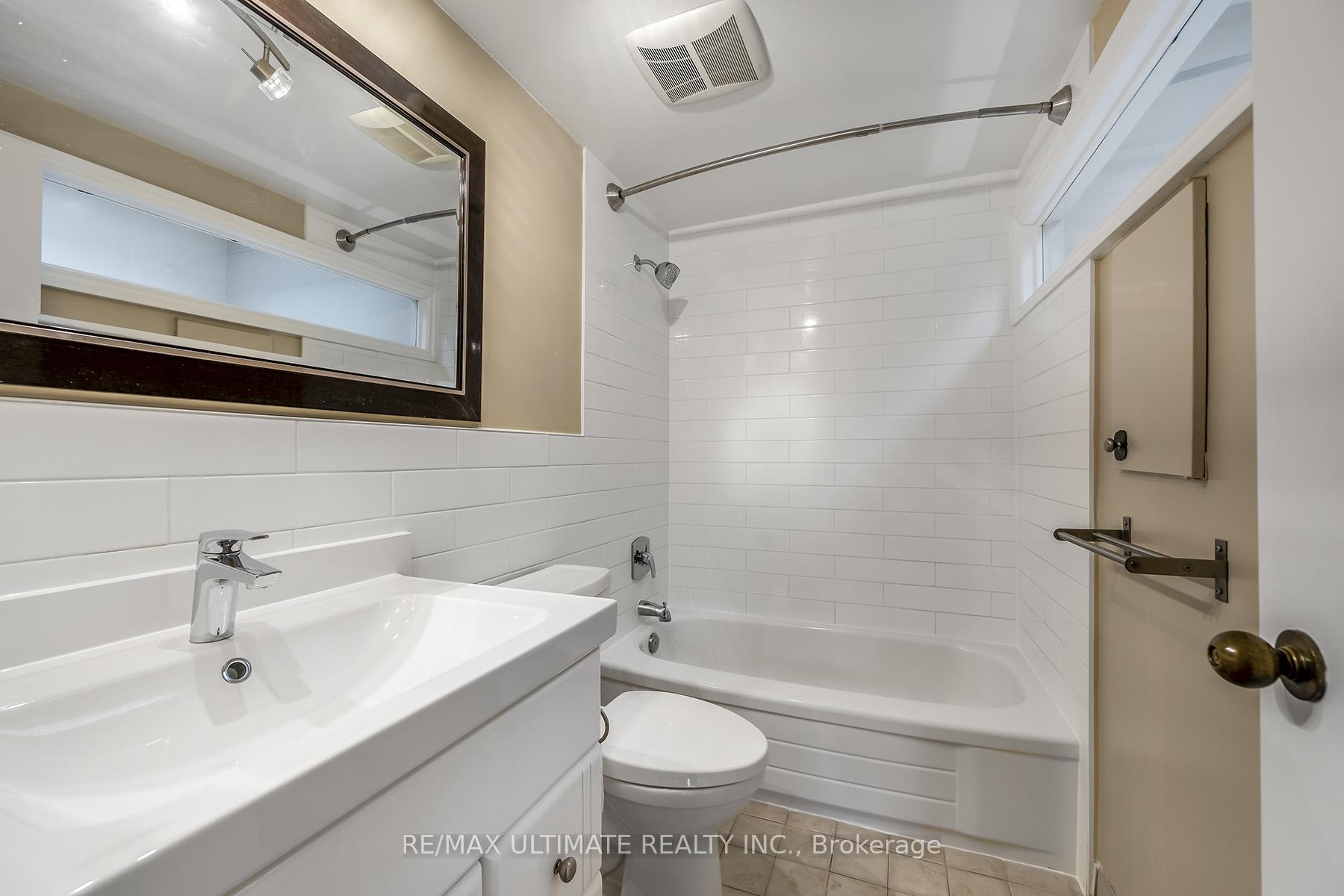 Photo 10 of Unit Unit A, 578 Huron Street, Toronto, The Annex — HOMEH