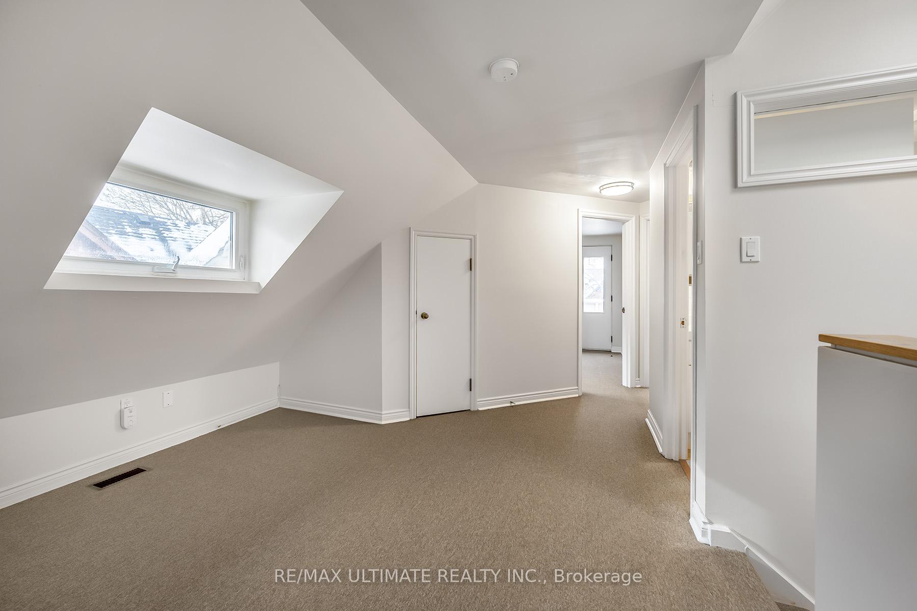 Photo 15 of Unit Unit A, 578 Huron Street, Toronto, The Annex — HOMEH