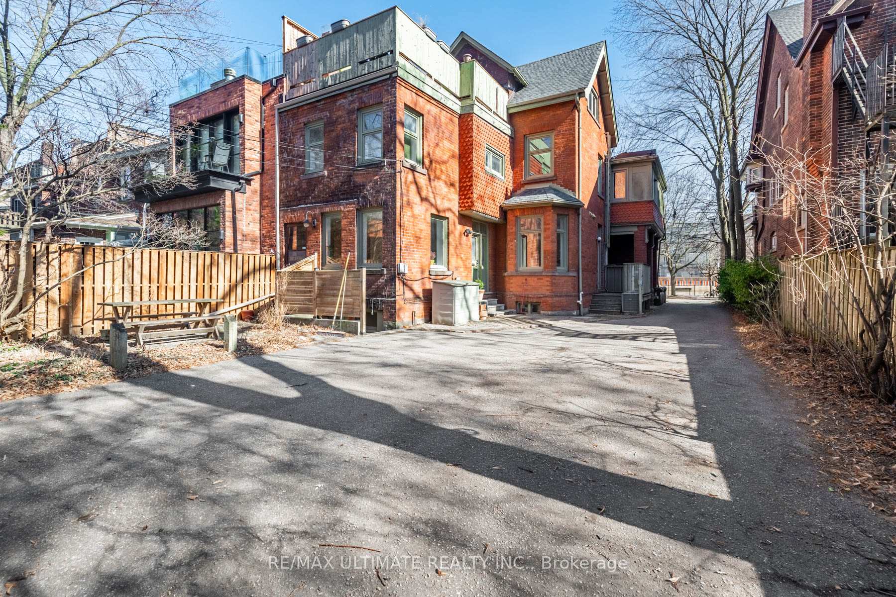 Photo 23 of Unit Unit A, 578 Huron Street, Toronto, The Annex — HOMEH
