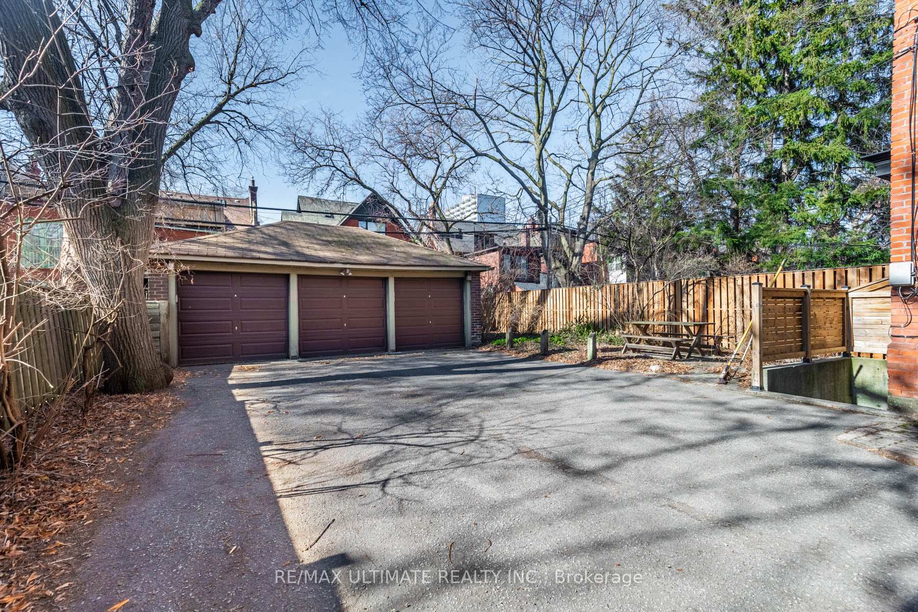 Photo 26 of Unit Unit A, 578 Huron Street, Toronto, The Annex — HOMEH