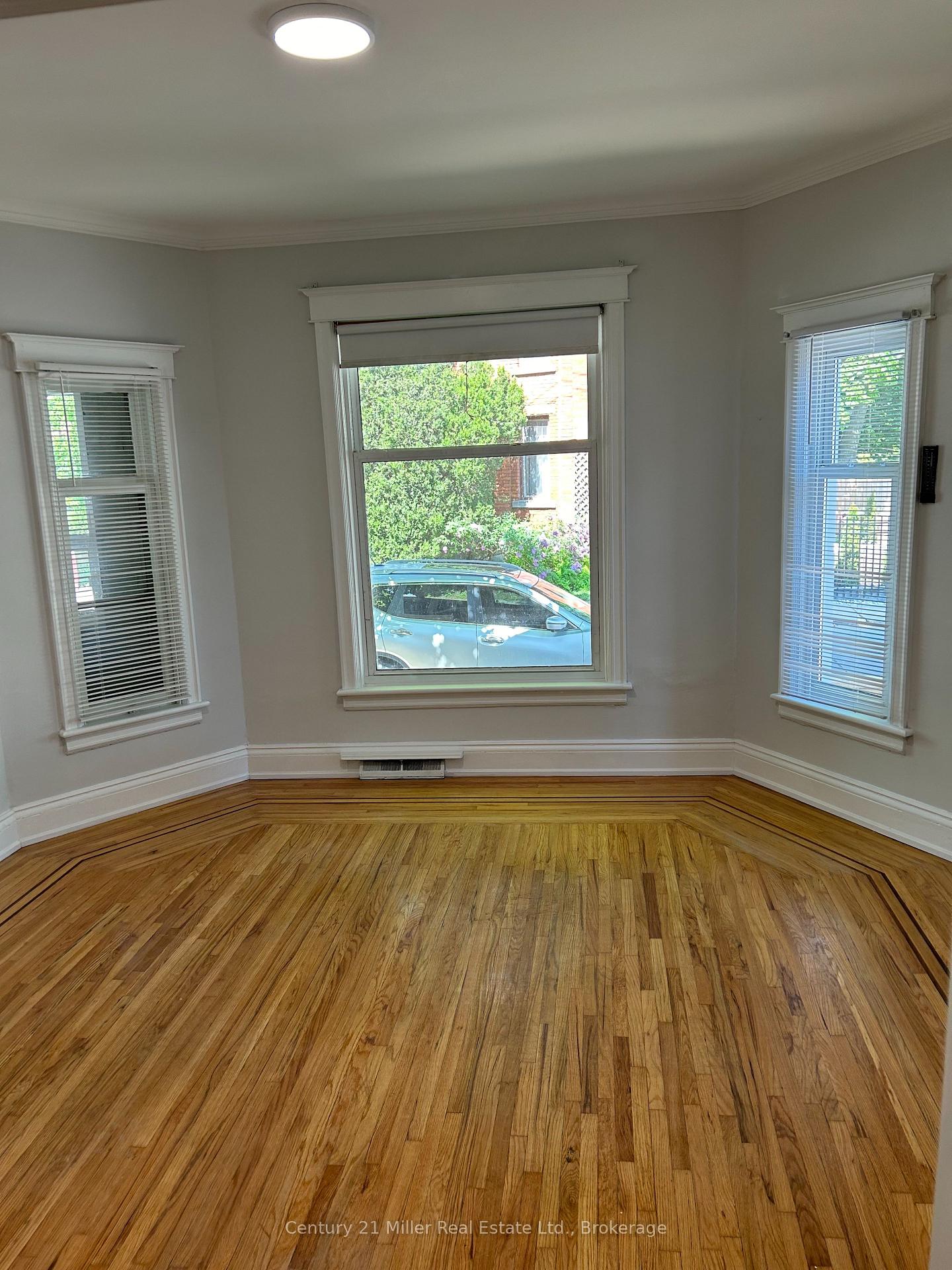 Photo 6 of Unit 1, 307 Cumberland Avenue, Hamilton, Blakeley — HOMEH