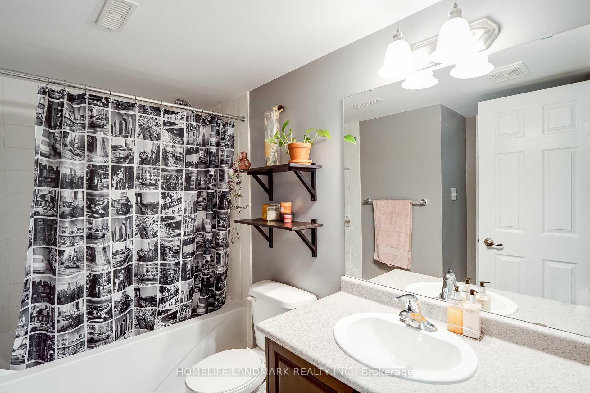 Photo 14 of 43 Wilkes Crescent, Scarborough, Clairlea-Birchmount — HOMEH