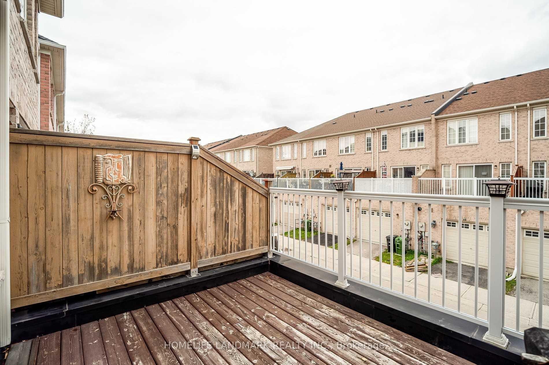 Photo 16 of 43 Wilkes Crescent, Scarborough, Clairlea-Birchmount — HOMEH