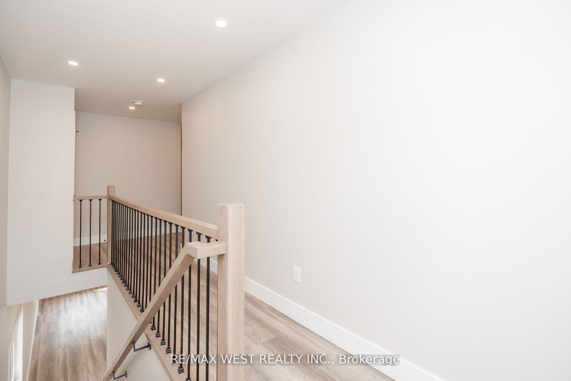 Photo 6 of Unit 1, 172 Cundles Road W, Barrie, Sunnidale — HOMEH